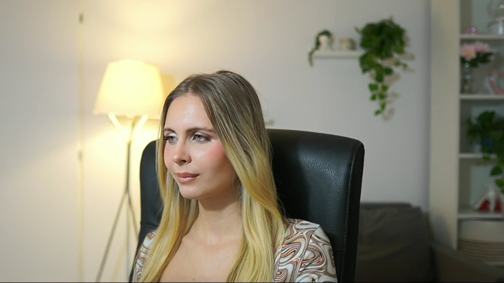 Gallery image thumbnail from Catecrago_'s myfreecams stream on, 10/02/2025, 10:31 image 15 of 20