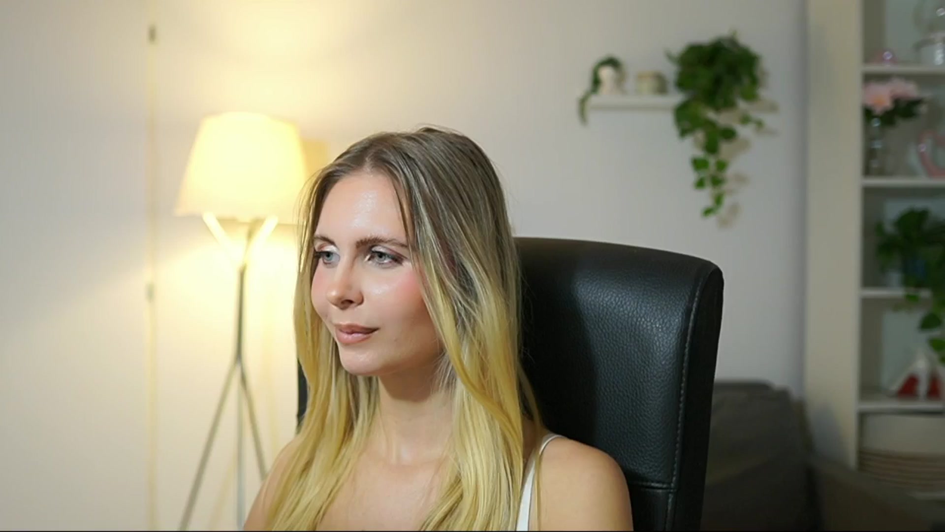Gallery image thumbnail from Catecrago_'s myfreecams stream on, 10/02/2025, 11:44 image 11 of 20