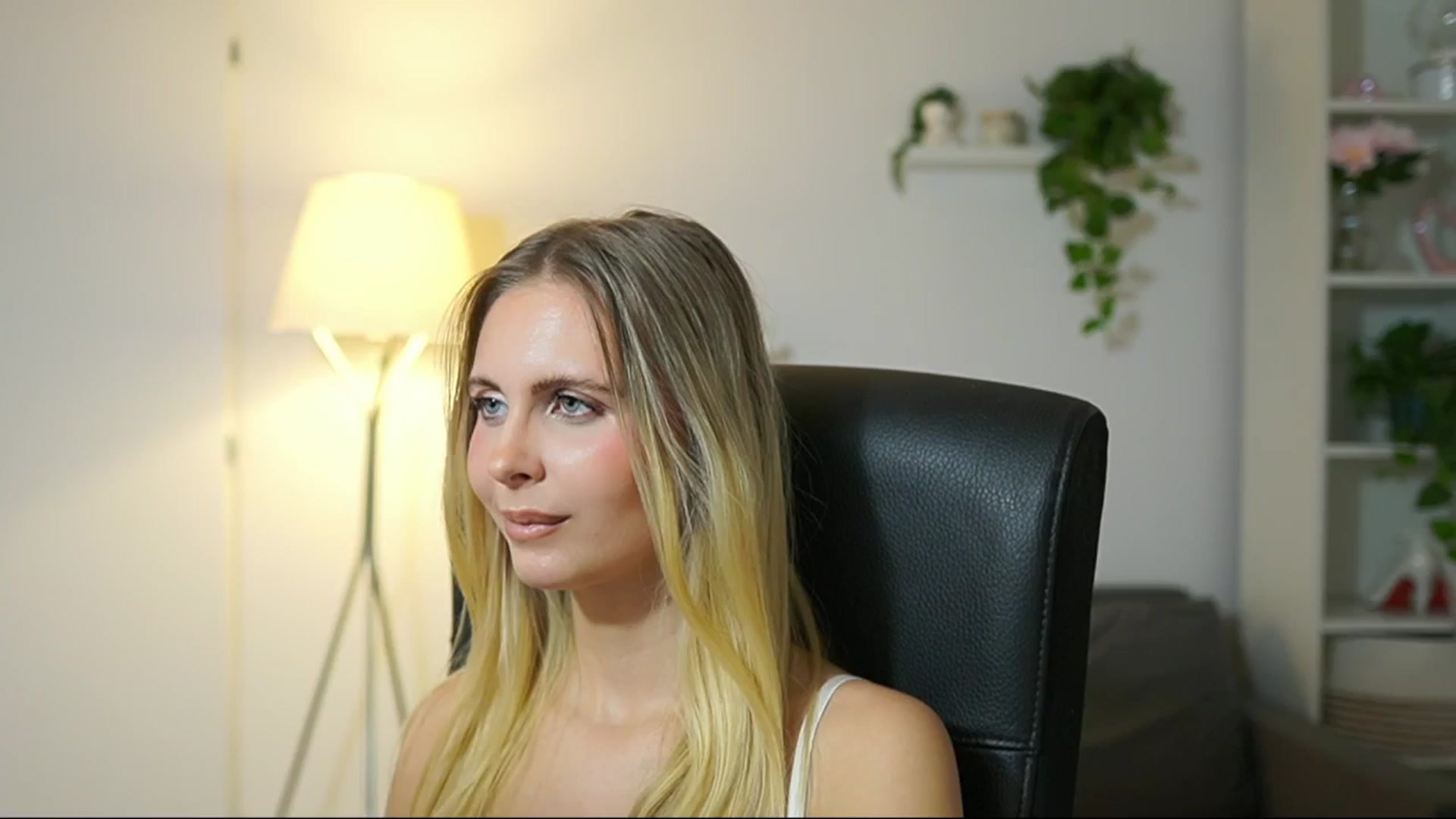 Gallery image thumbnail from Catecrago_'s myfreecams stream on, 10/02/2025, 11:44 image 14 of 20