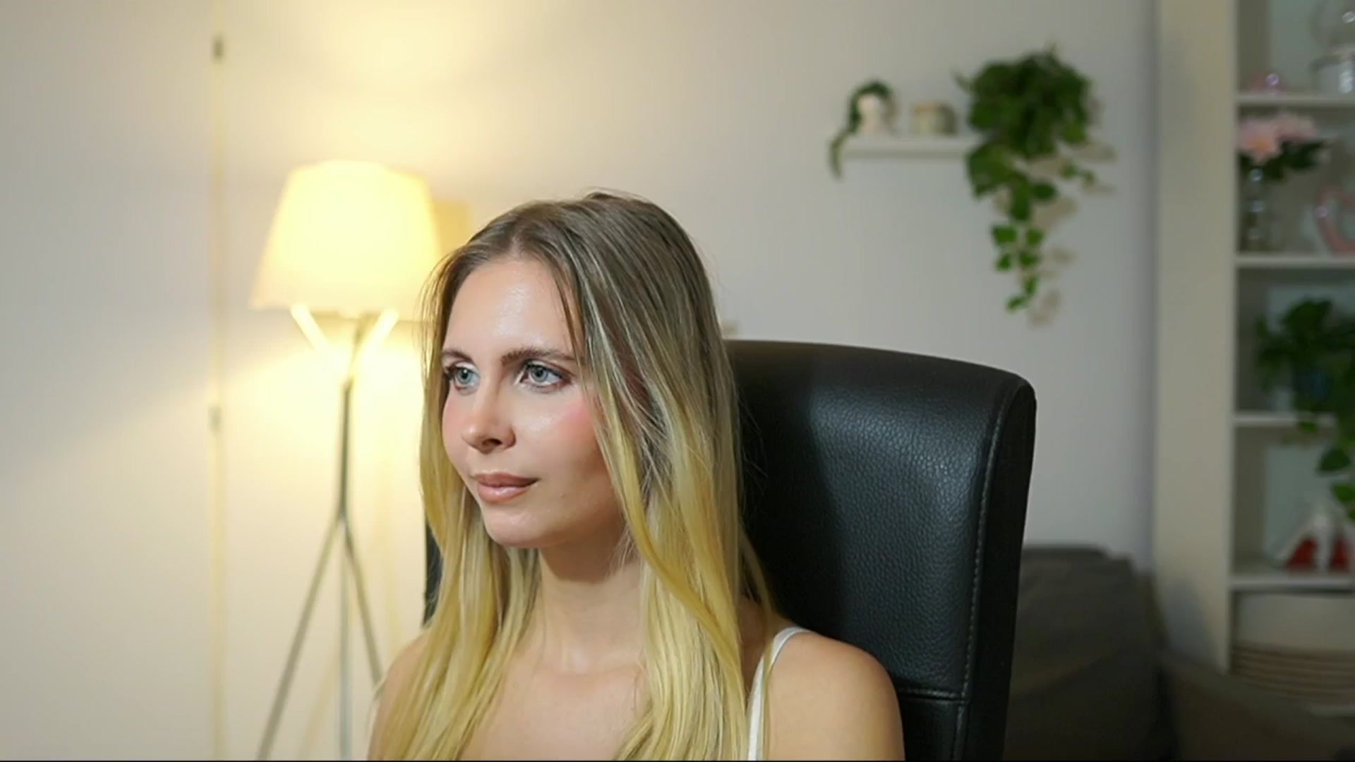 Gallery image thumbnail from Catecrago_'s myfreecams stream on, 10/02/2025, 11:44 image 12 of 20