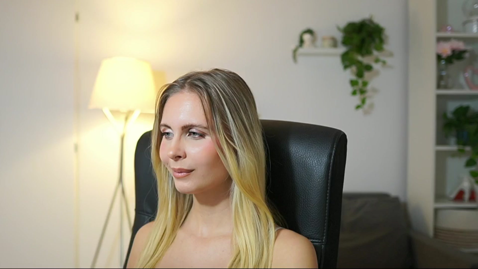 Gallery image thumbnail from Catecrago_'s myfreecams stream on, 10/02/2025, 11:44 image 5 of 20