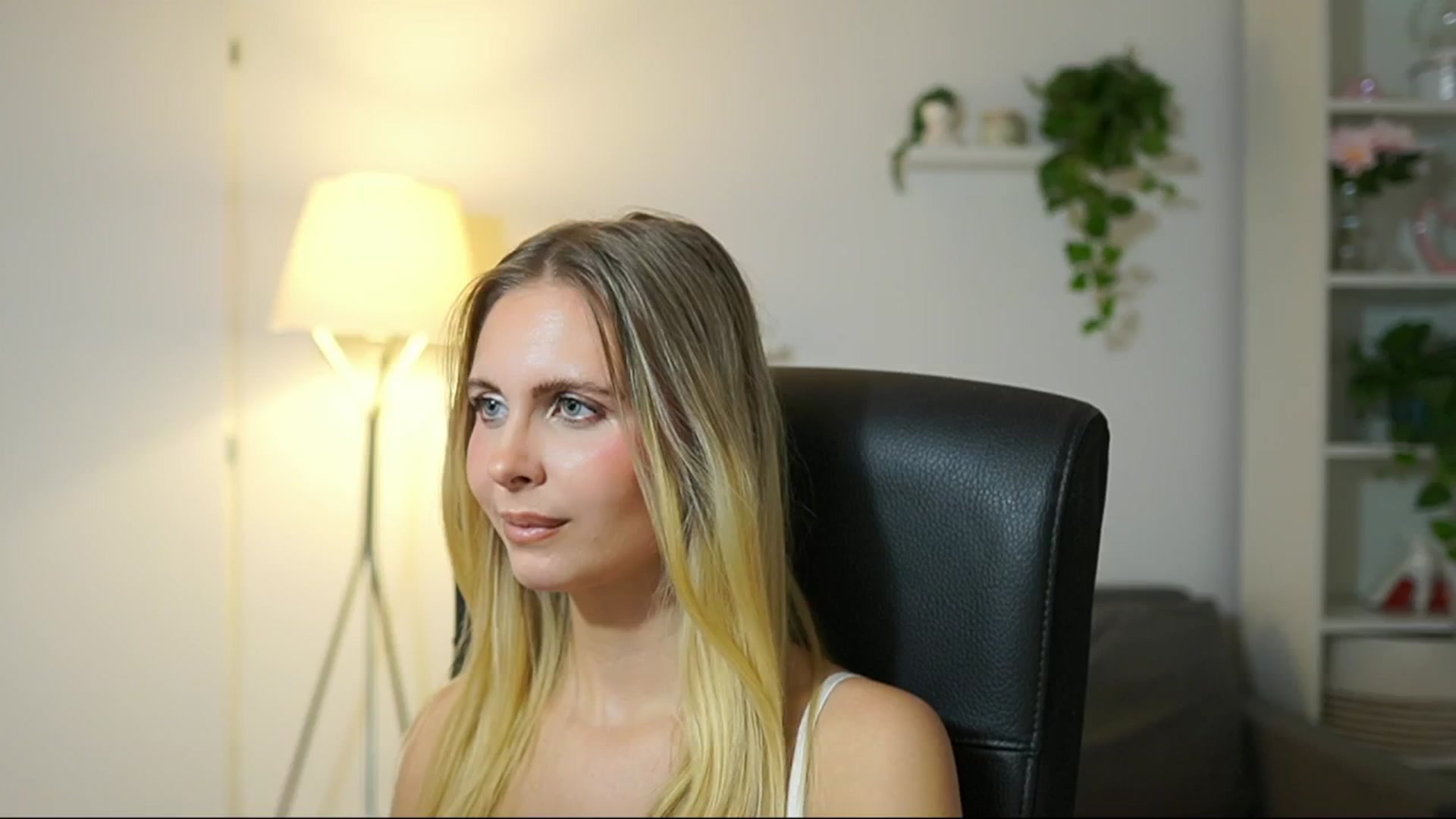 Gallery image thumbnail from Catecrago_'s myfreecams stream on, 10/02/2025, 11:44 image 13 of 20