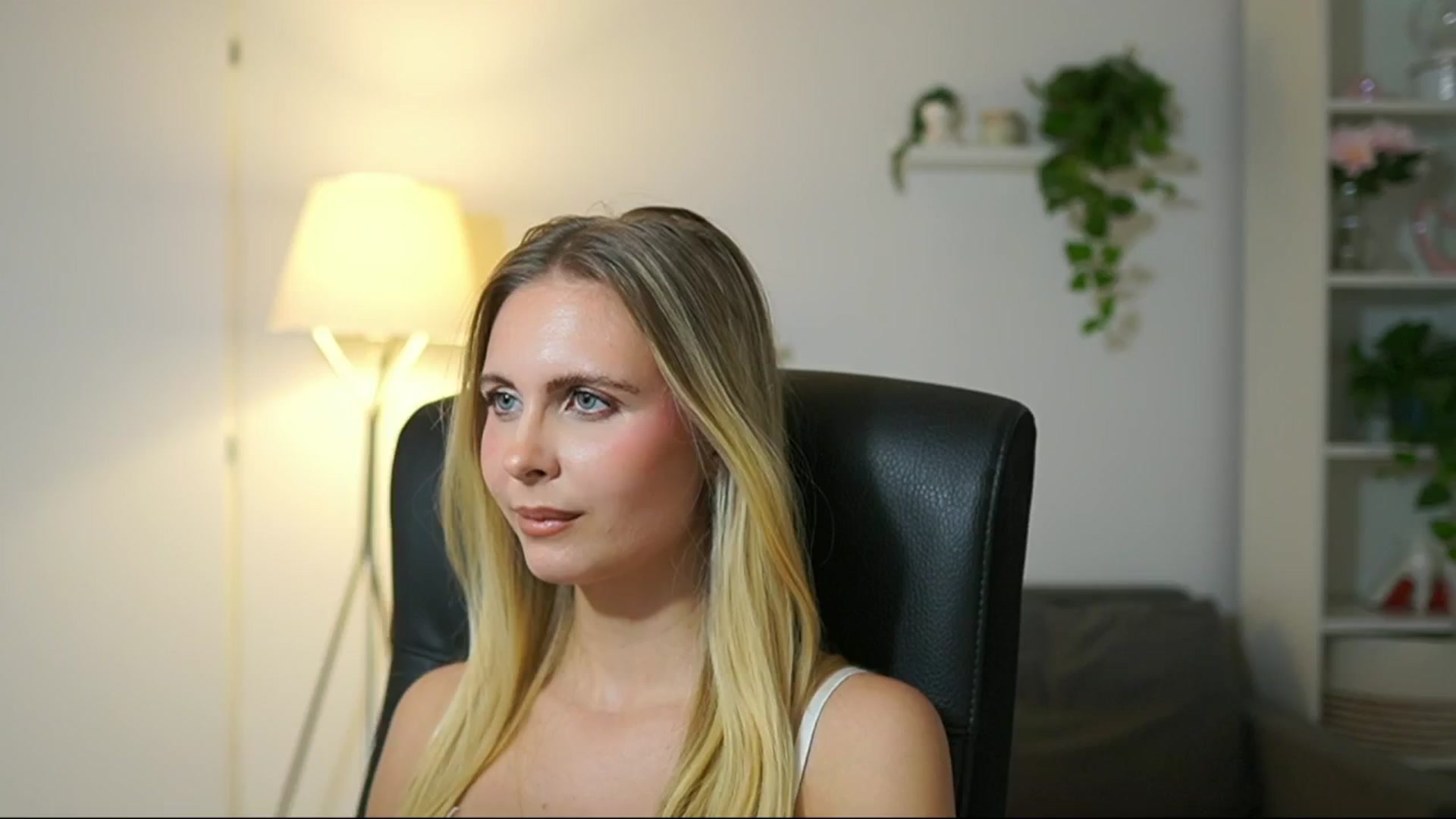 Gallery image thumbnail from Catecrago_'s myfreecams stream on, 10/02/2025, 13:31 image 15 of 20