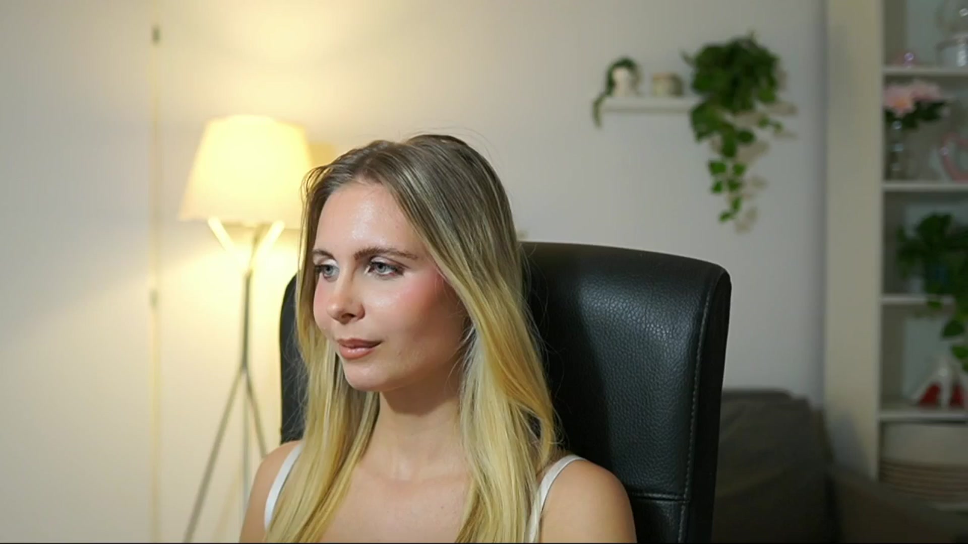 Gallery image thumbnail from Catecrago_'s myfreecams stream on, 10/02/2025, 14:32 image 2 of 20