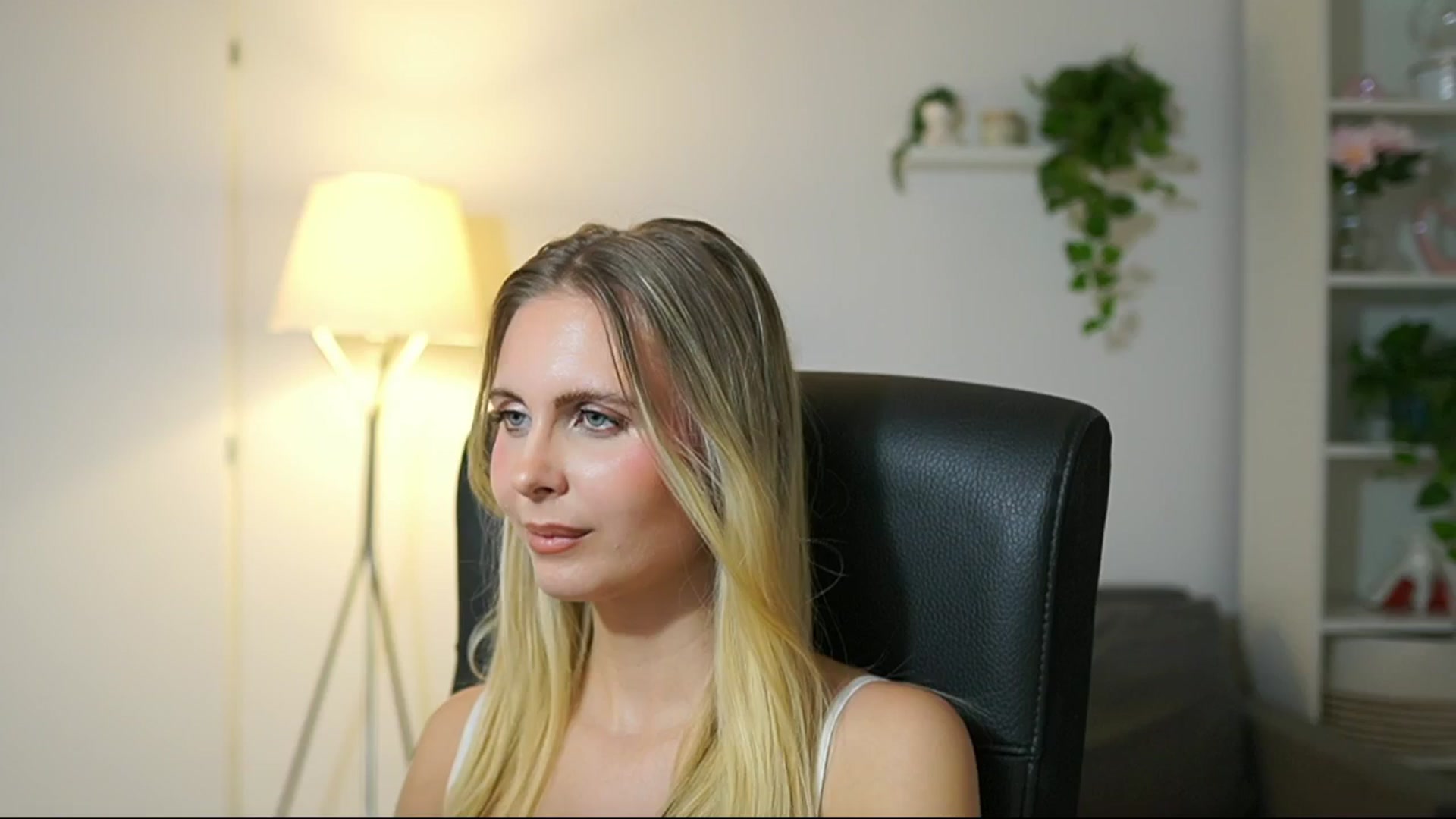 Gallery image thumbnail from Catecrago_'s myfreecams stream on, 10/02/2025, 14:32 image 14 of 20