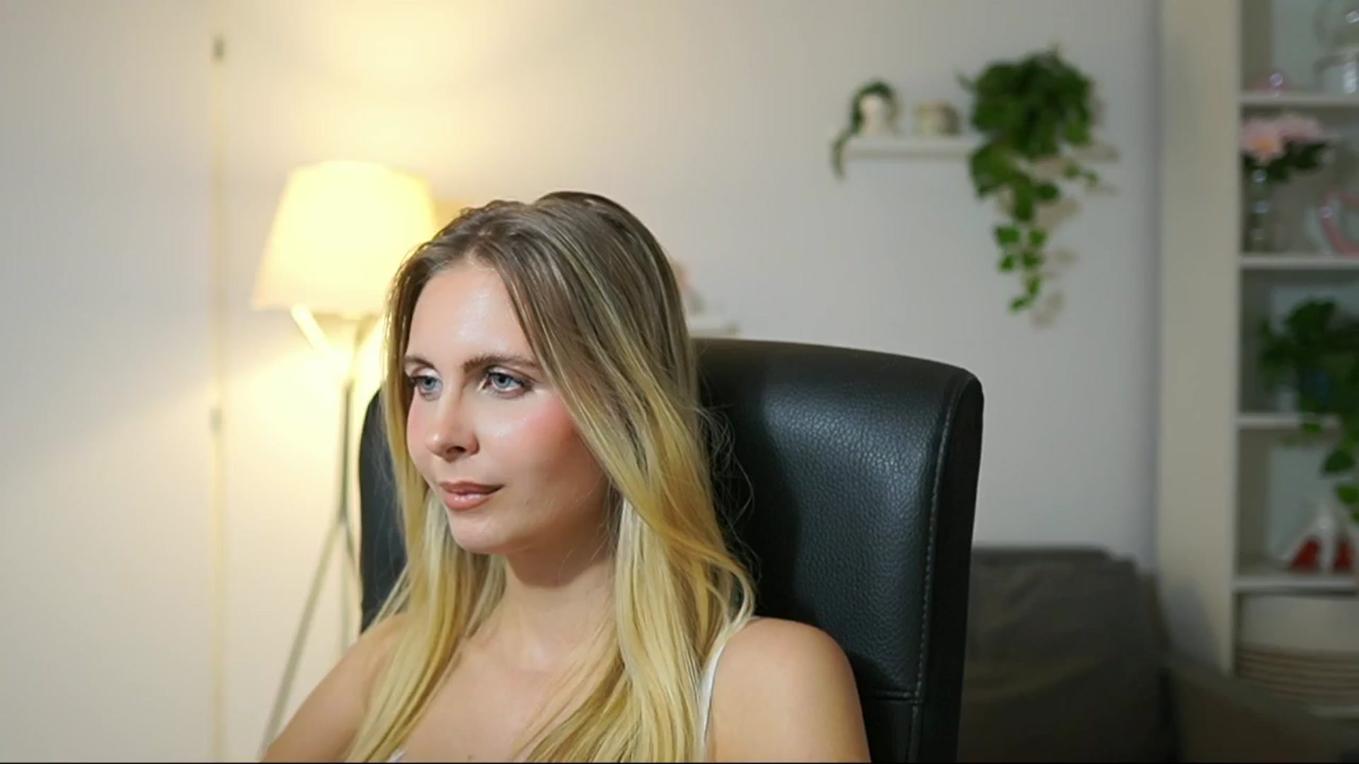 Gallery image thumbnail from Catecrago_'s myfreecams stream on, 10/02/2025, 14:32 image 18 of 20