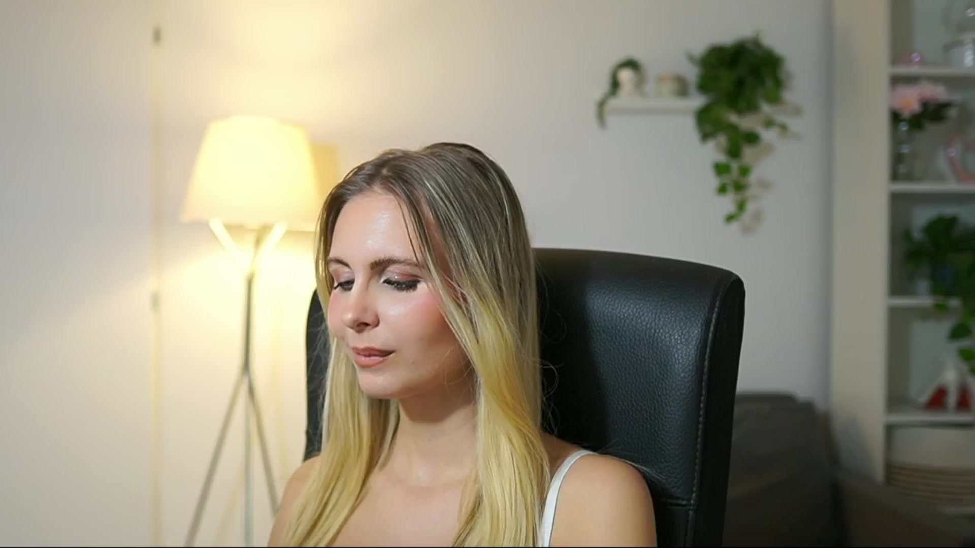 Gallery image thumbnail from Catecrago_'s myfreecams stream on, 10/02/2025, 14:32 image 13 of 20