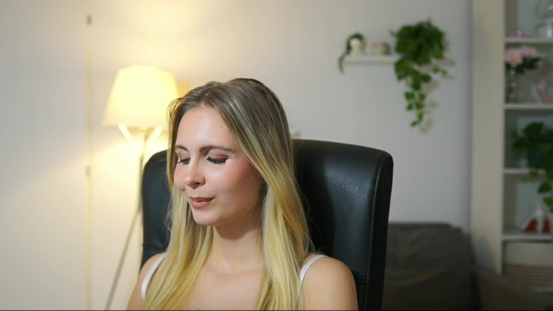 Gallery image thumbnail from Catecrago_'s myfreecams stream on, 10/02/2025, 14:32 image 6 of 20