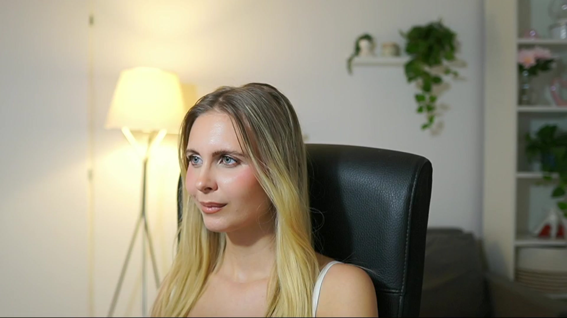 Gallery image thumbnail from Catecrago_'s myfreecams stream on, 10/02/2025, 14:32 image 12 of 20