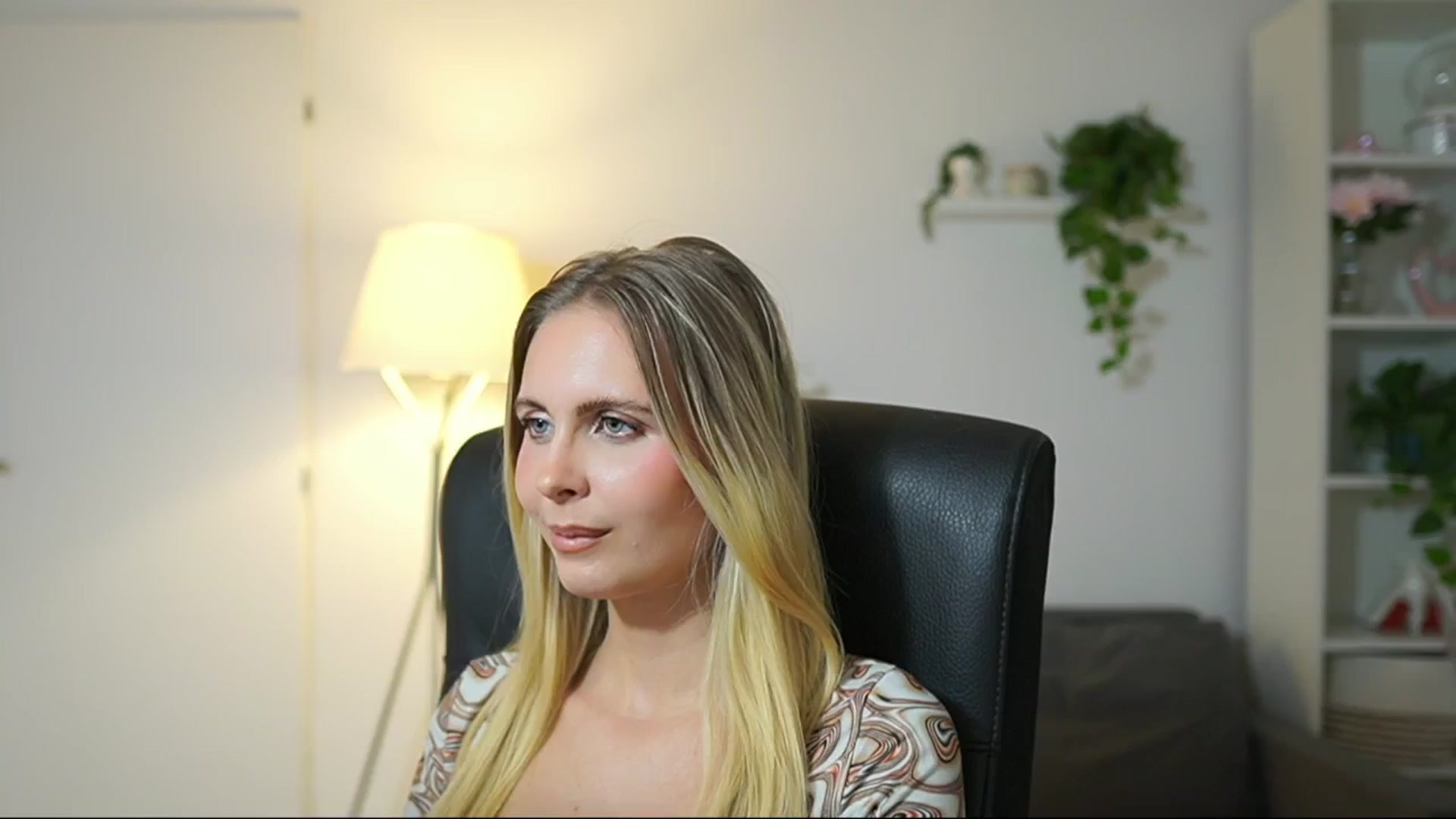 Gallery image thumbnail from Catecrago_'s myfreecams stream on, 10/02/2025, 16:55 image 1 of 20