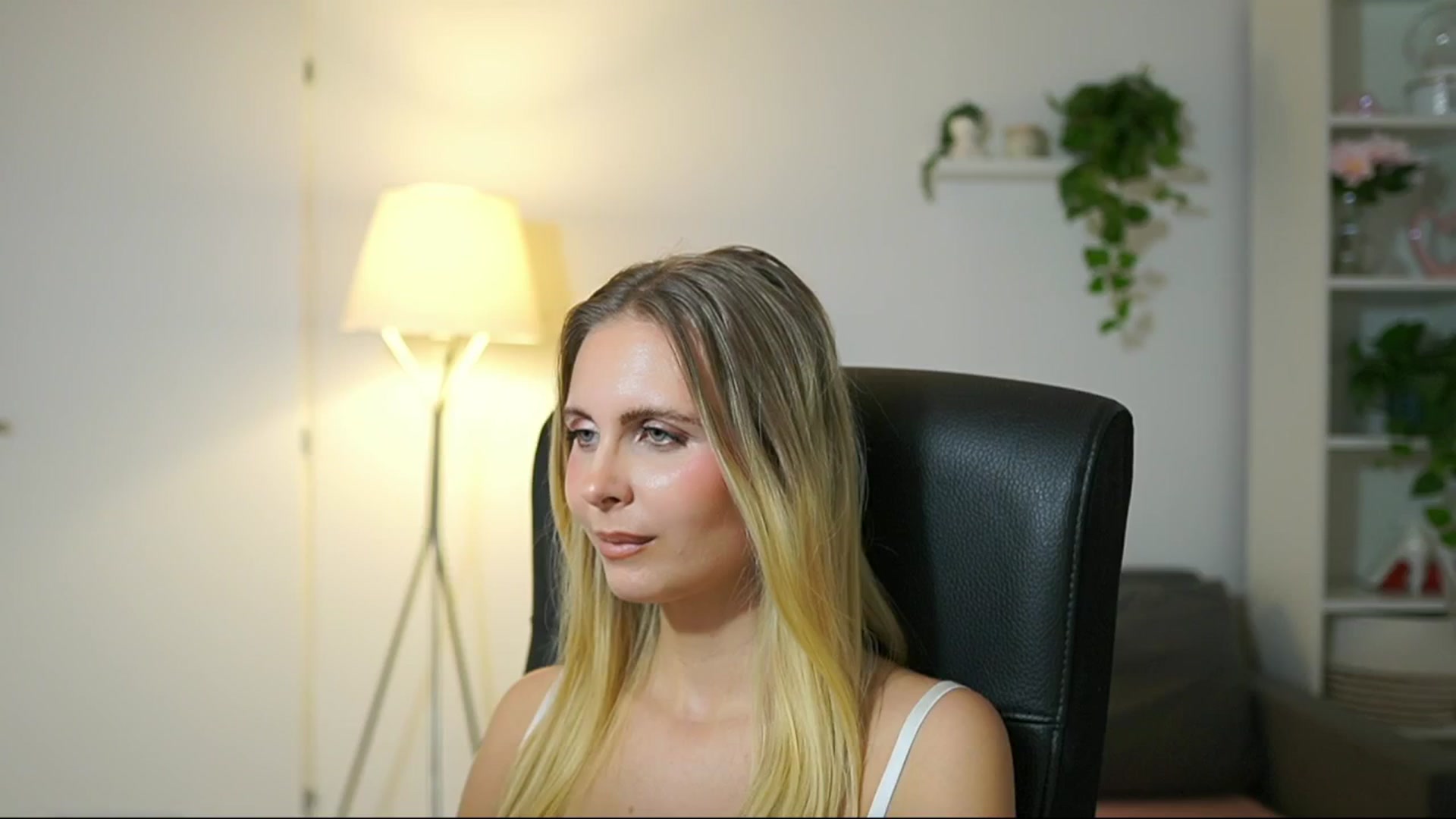 Gallery image thumbnail from Catecrago_'s myfreecams stream on, 10/02/2025, 16:55 image 11 of 20