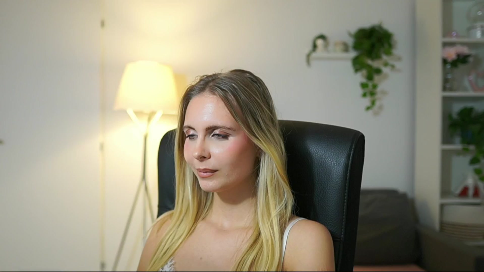 Gallery image thumbnail from Catecrago_'s myfreecams stream on, 10/02/2025, 16:55 image 18 of 20
