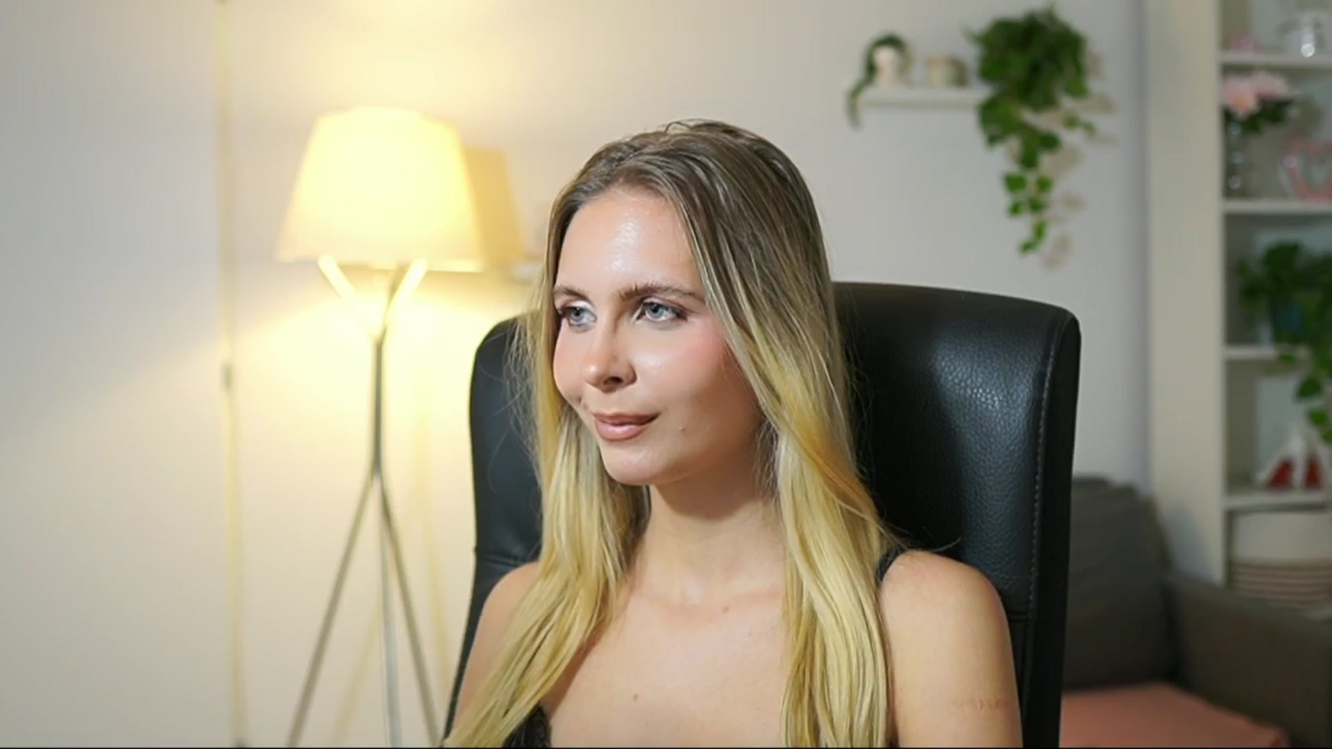 Gallery image thumbnail from Catecrago_'s myfreecams stream on, 10/03/2025, 15:23 image 7 of 20
