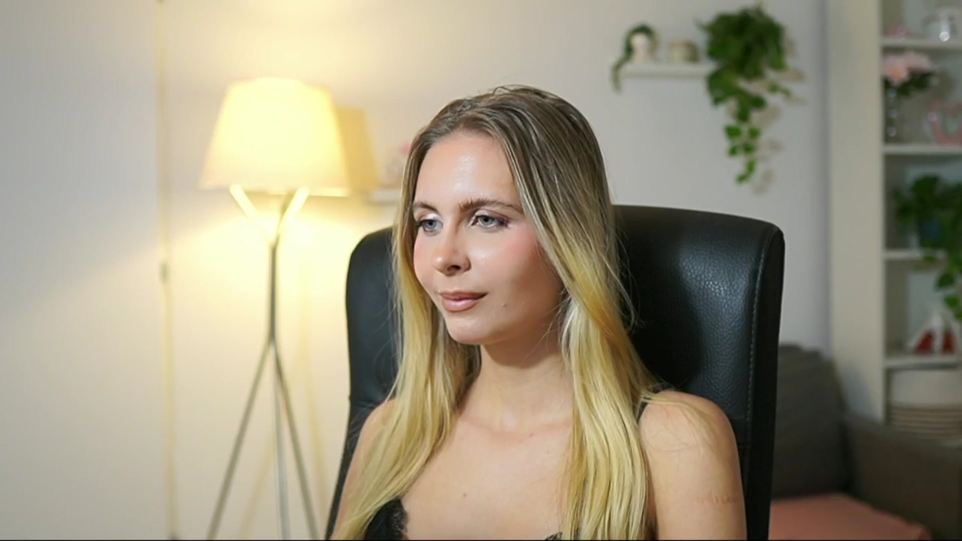 Gallery image thumbnail from Catecrago_'s myfreecams stream on, 10/03/2025, 15:23 image 3 of 20