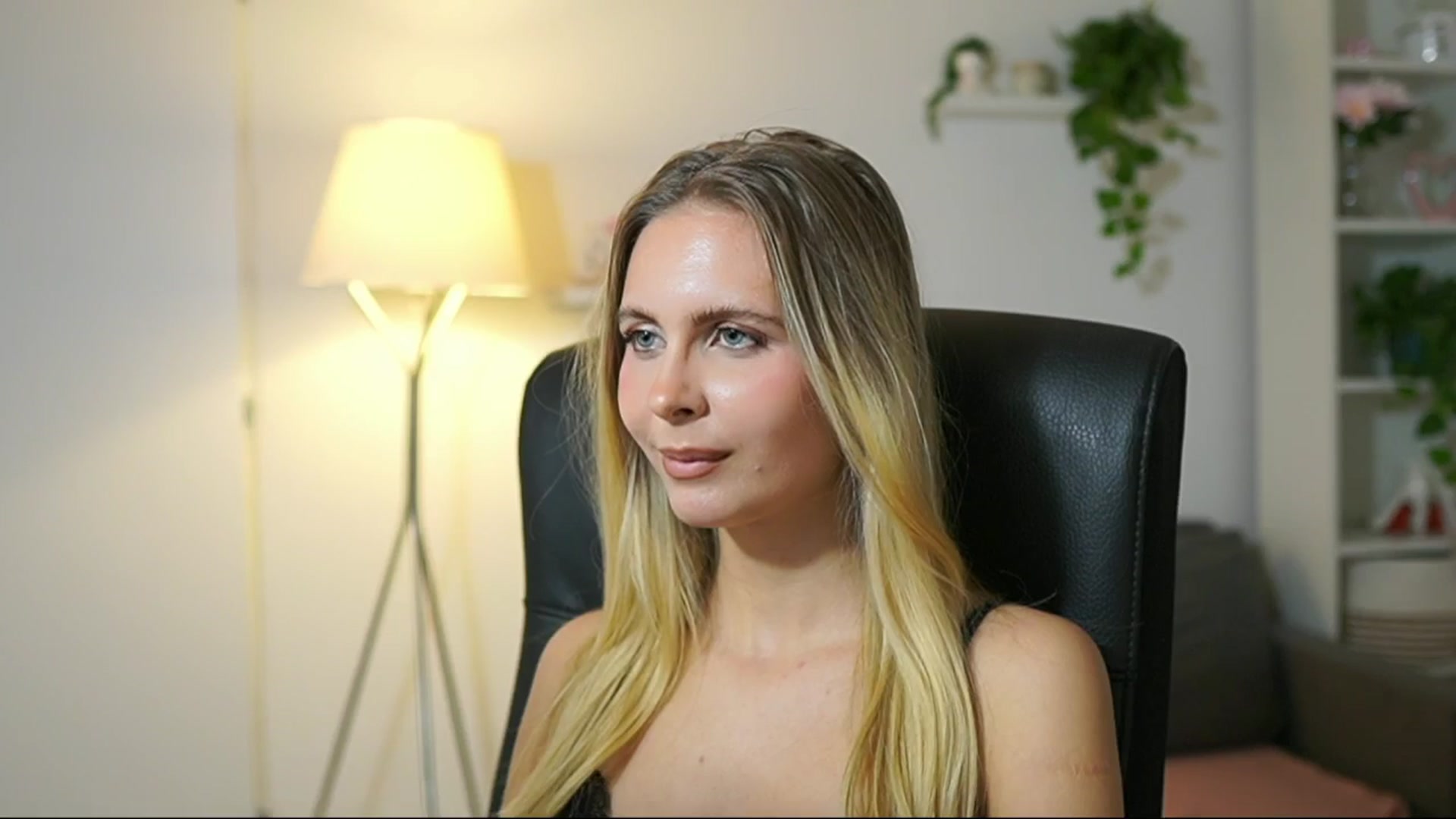 Gallery image thumbnail from Catecrago_'s myfreecams stream on, 10/03/2025, 15:23 image 9 of 20