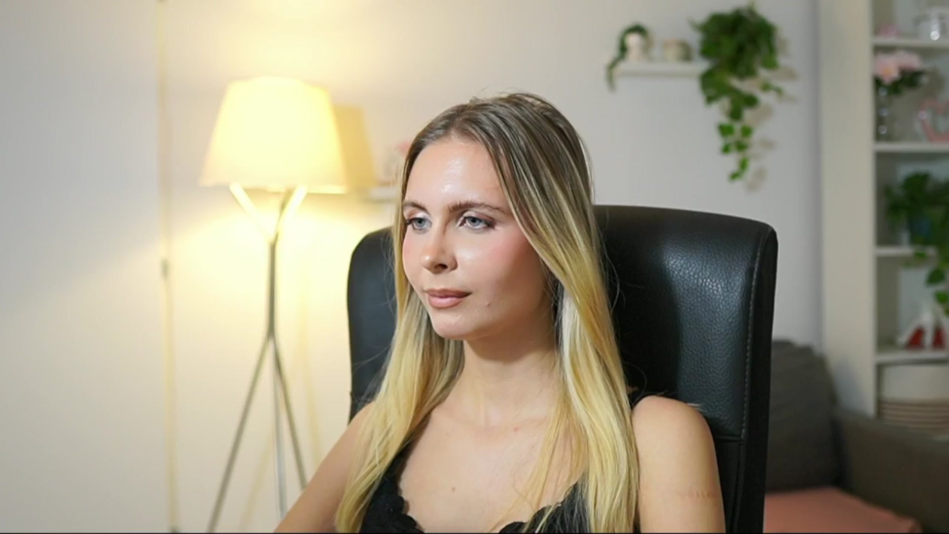 Gallery image thumbnail from Catecrago_'s myfreecams stream on, 10/03/2025, 16:46 image 6 of 20