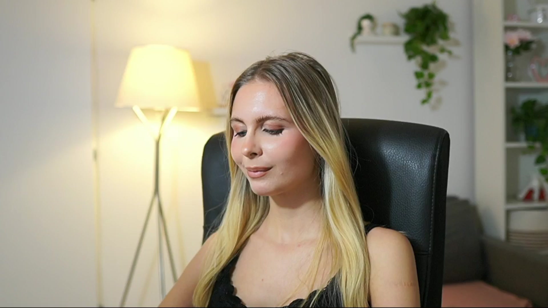 Gallery image thumbnail from Catecrago_'s myfreecams stream on, 10/03/2025, 16:46 image 5 of 20