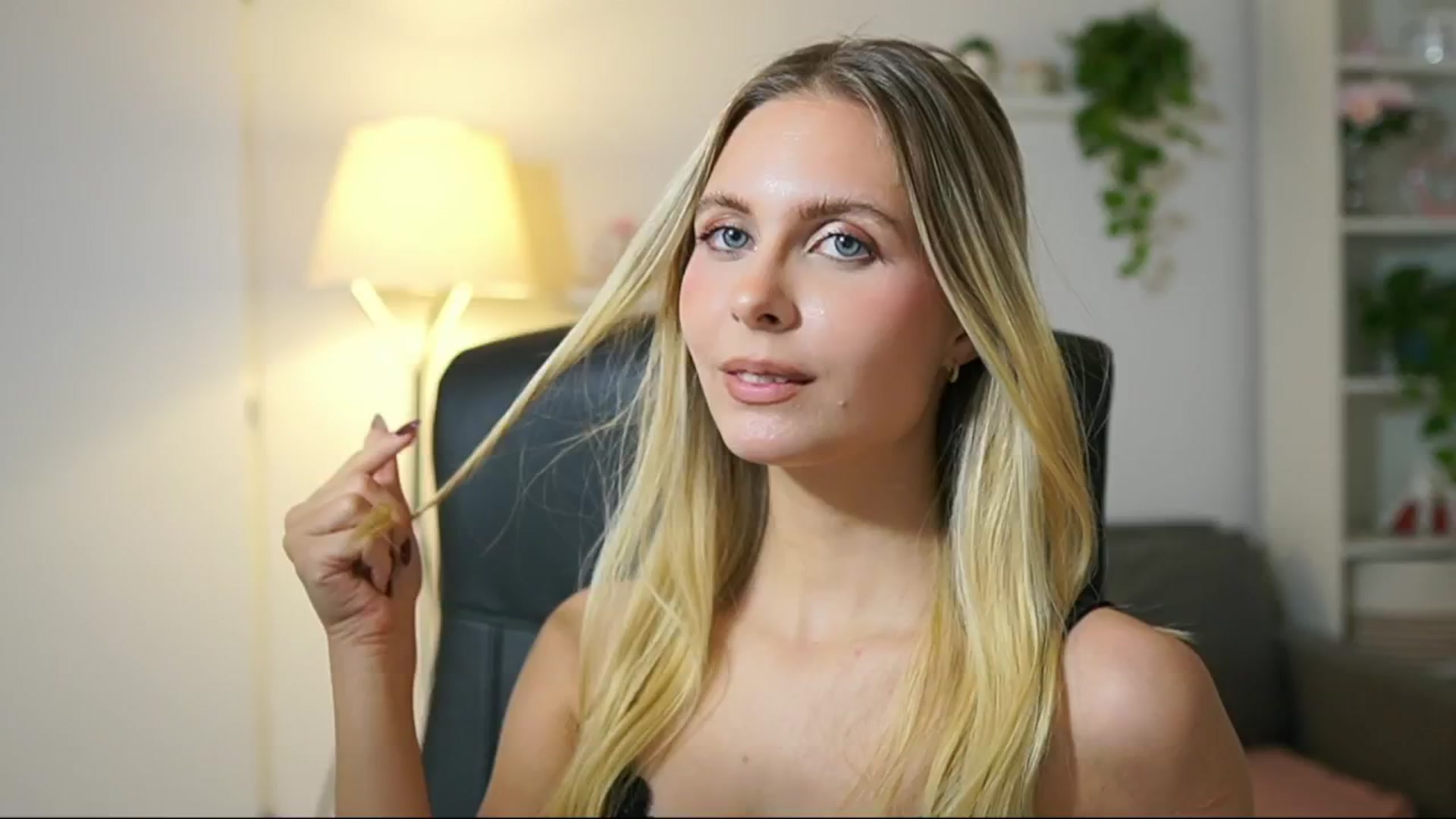 Gallery image thumbnail from Catecrago_'s myfreecams stream on, 10/03/2025, 16:46 image 8 of 20