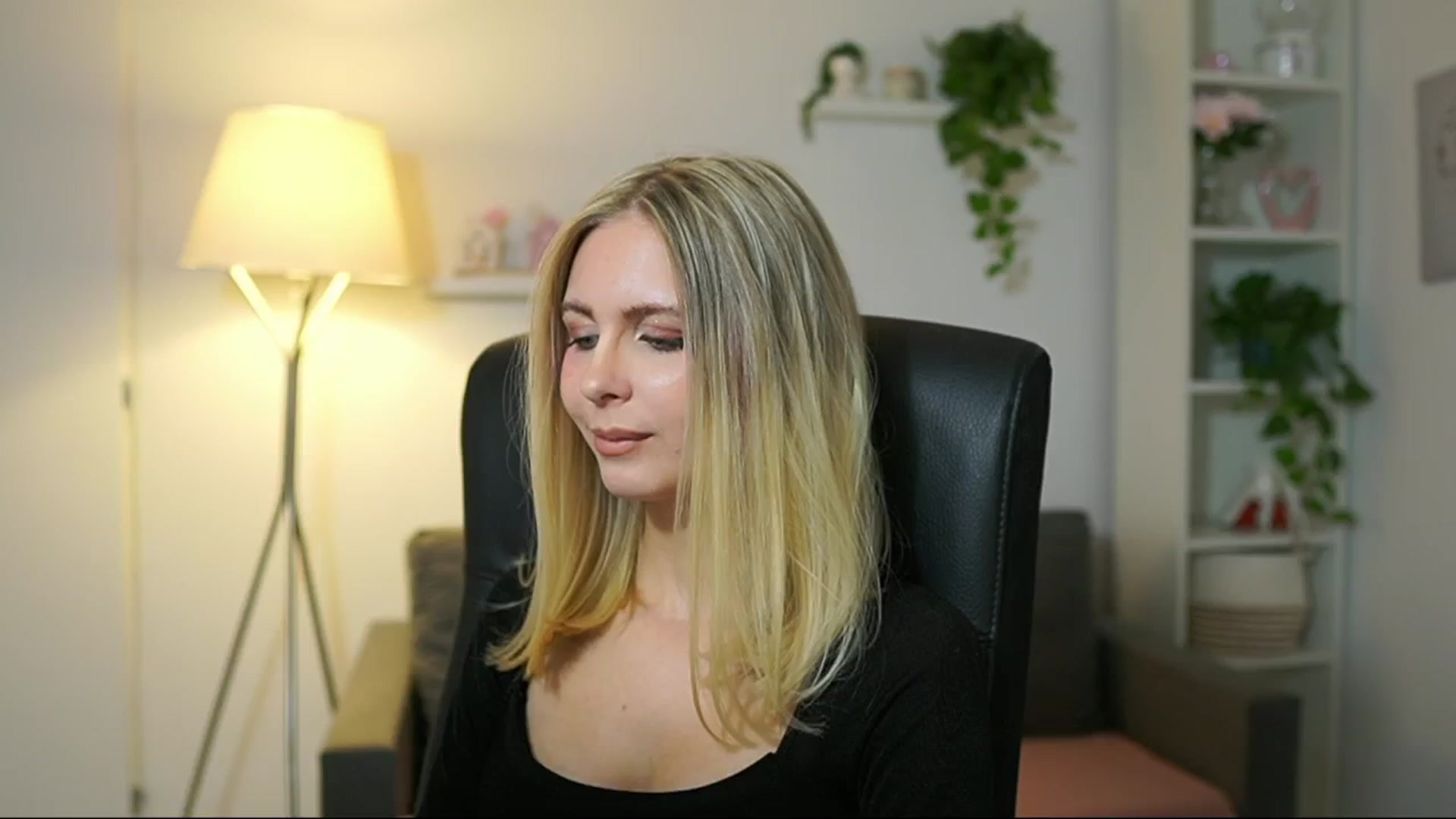 Gallery image thumbnail from Catecrago_'s myfreecams stream on, 10/06/2025, 13:54 image 10 of 20