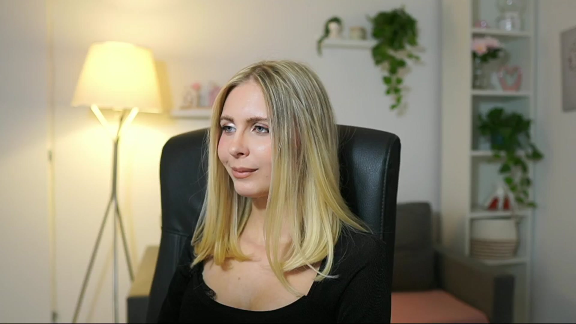 Gallery image thumbnail from Catecrago_'s myfreecams stream on, 10/06/2025, 13:54 image 20 of 20