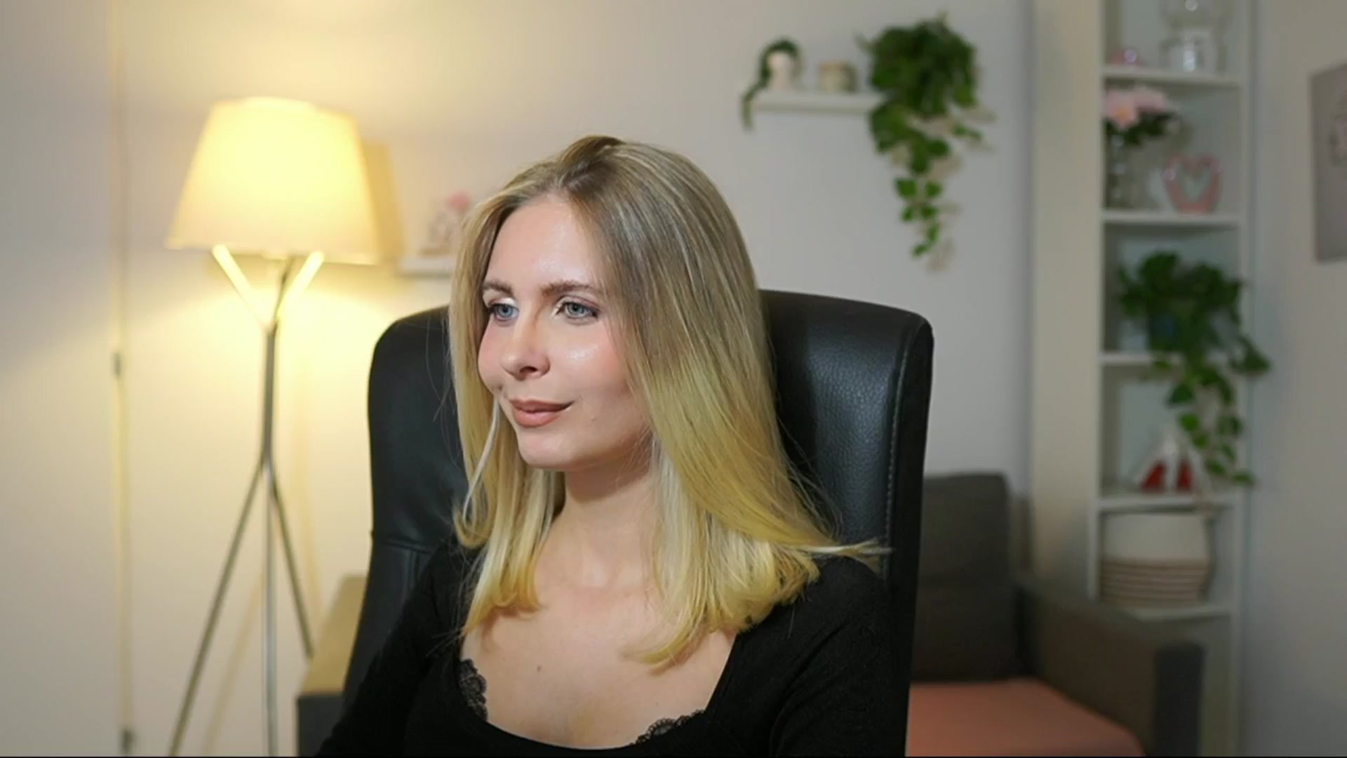 Gallery image thumbnail from Catecrago_'s myfreecams stream on, 10/06/2025, 15:04 image 2 of 20