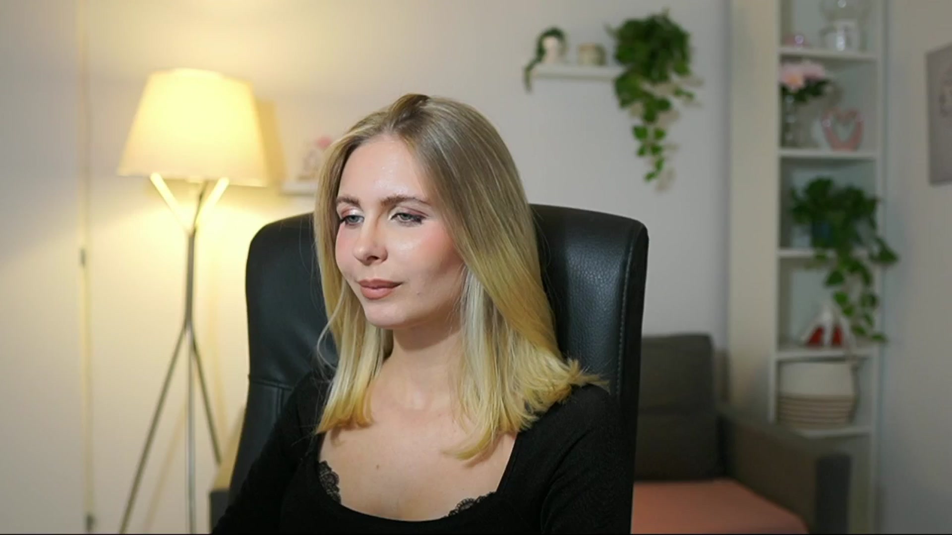 Gallery image thumbnail from Catecrago_'s myfreecams stream on, 10/06/2025, 15:04 image 1 of 20