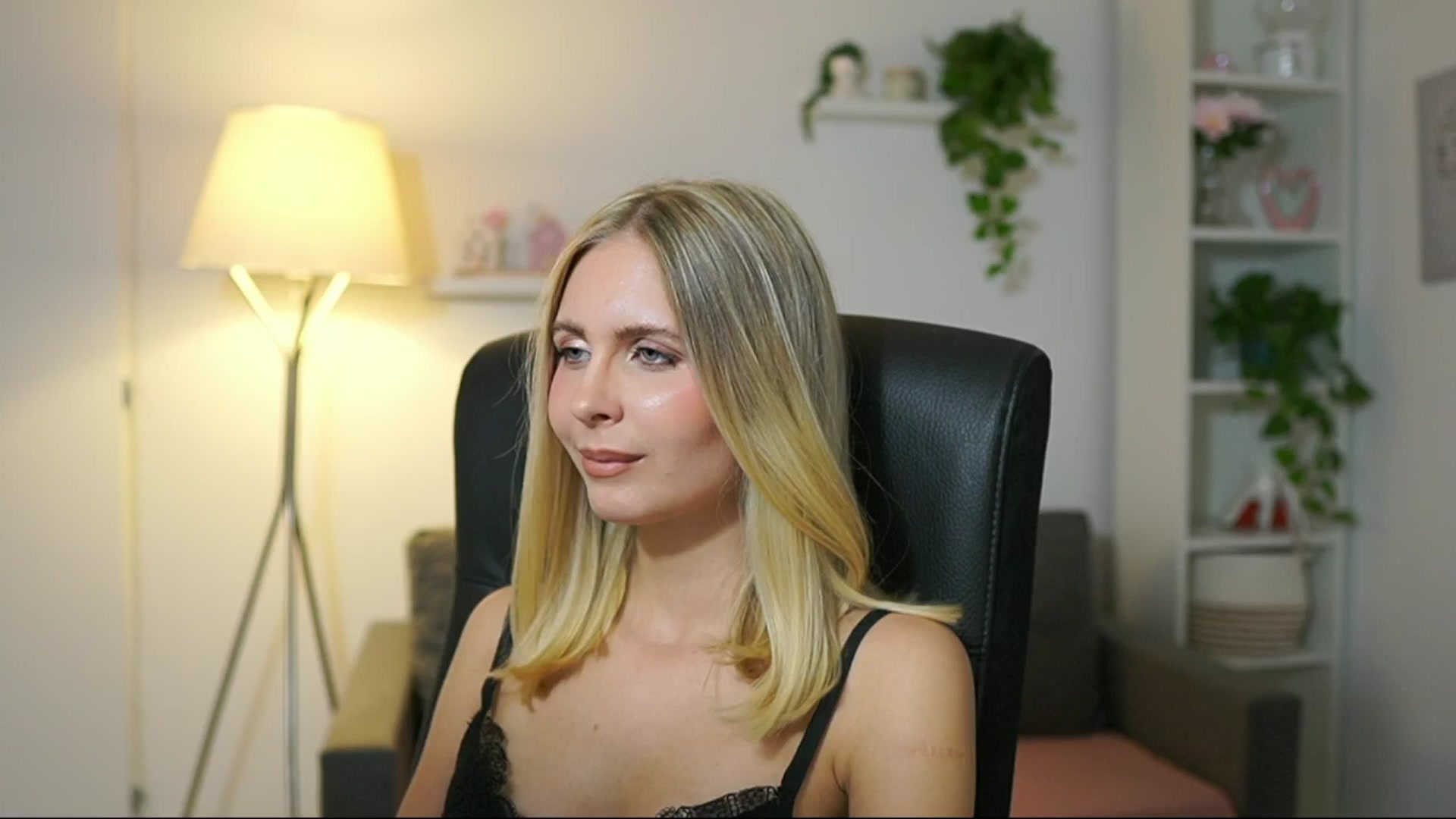 Gallery image thumbnail from Catecrago_'s myfreecams stream on, 10/06/2025, 15:04 image 19 of 20