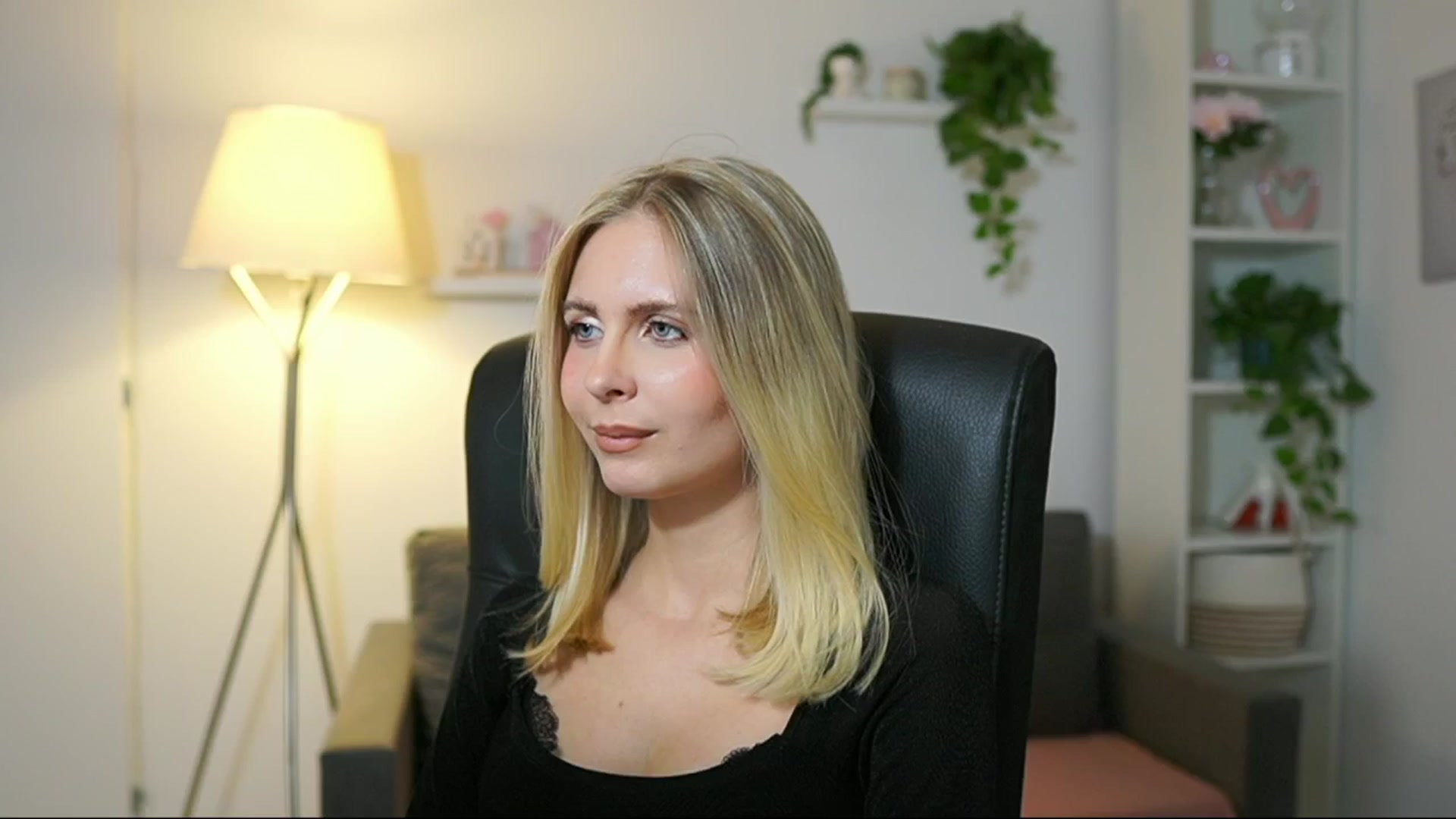 Gallery image thumbnail from Catecrago_'s myfreecams stream on, 10/06/2025, 15:04 image 6 of 20