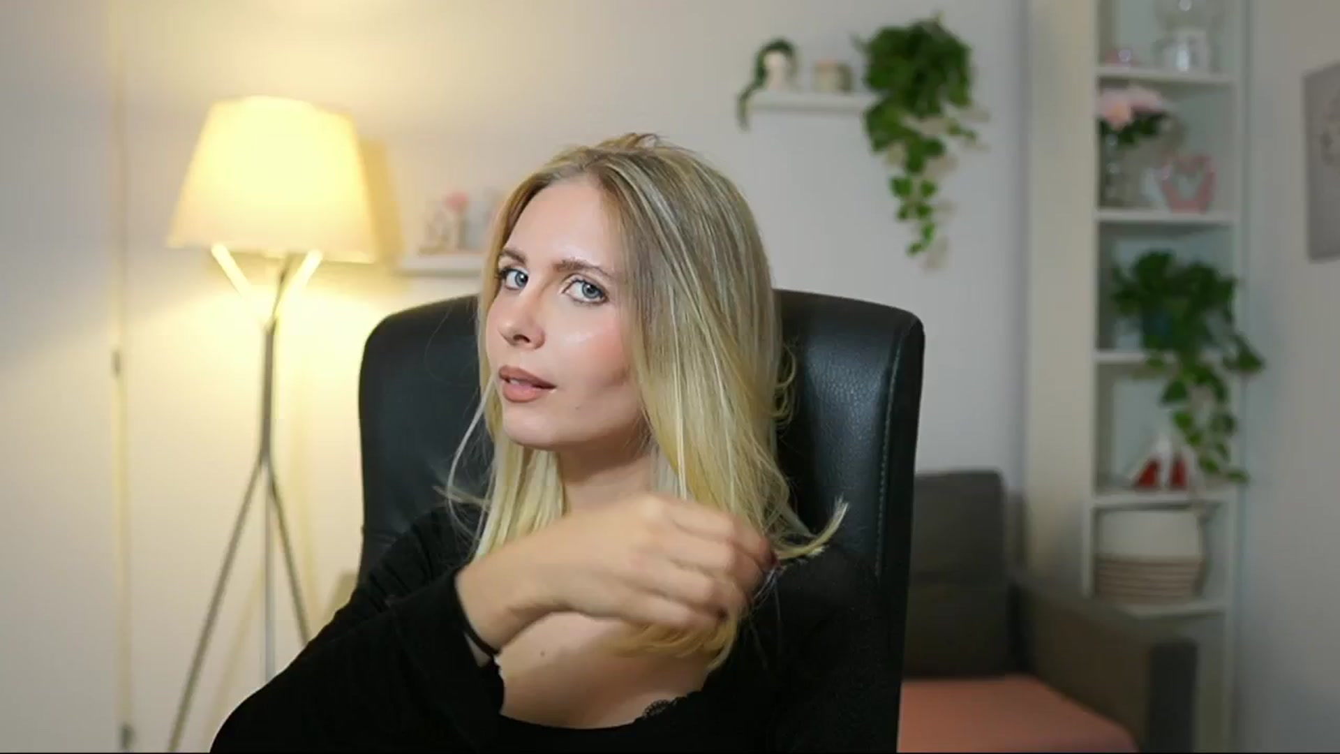 Gallery image thumbnail from Catecrago_'s myfreecams stream on, 10/06/2025, 15:04 image 3 of 20