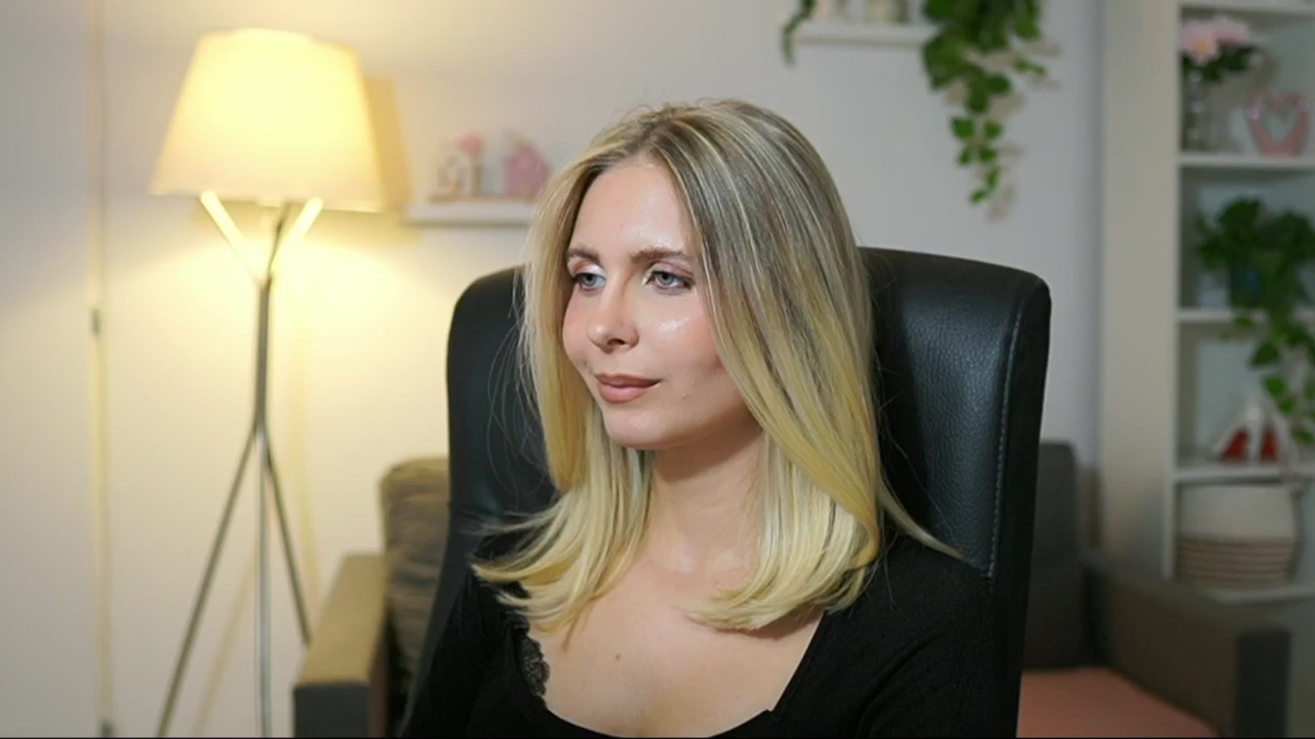 Gallery image thumbnail from Catecrago_'s myfreecams stream on, 10/06/2025, 17:41 image 4 of 20