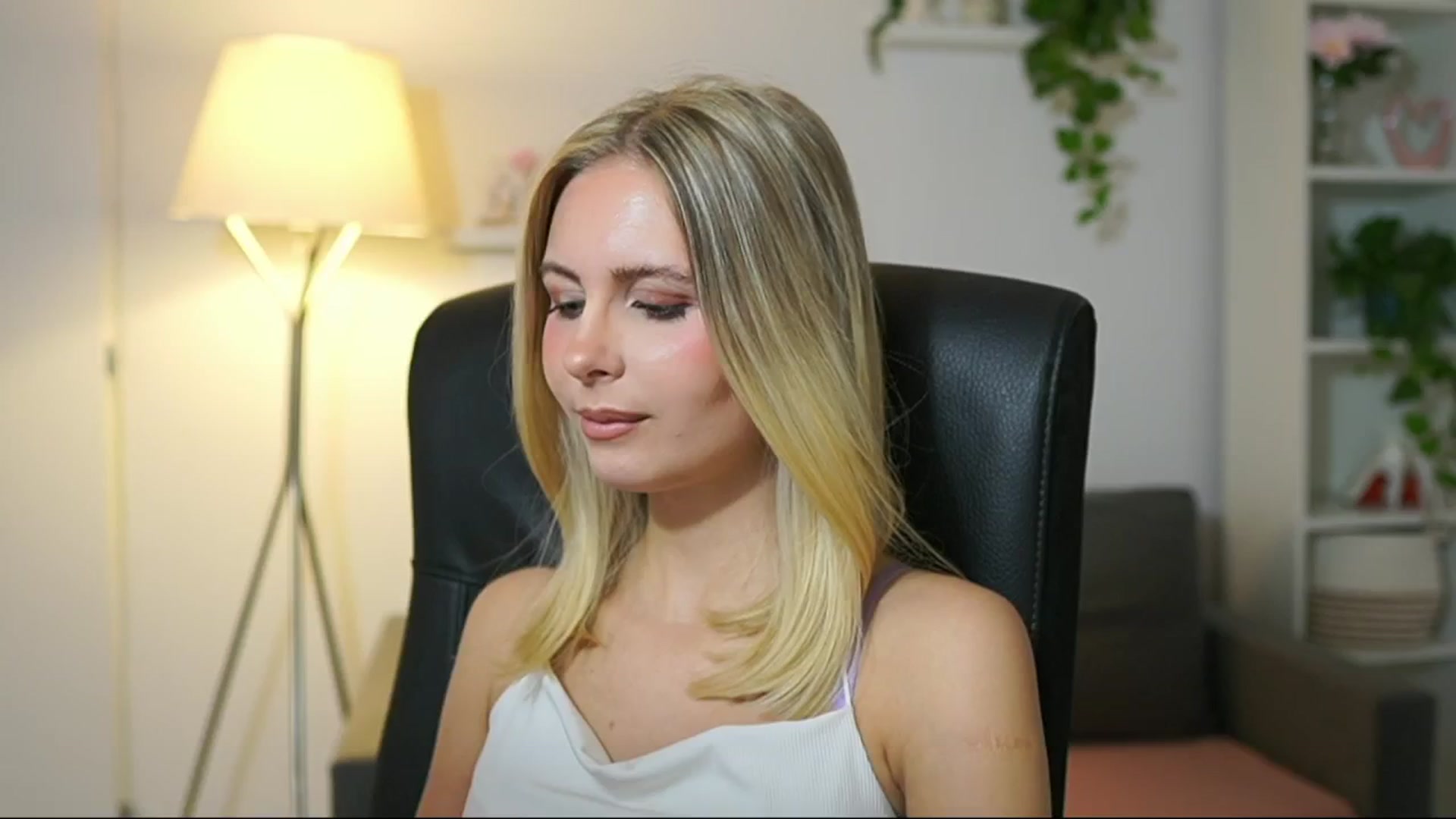 Gallery image thumbnail from Catecrago_'s myfreecams stream on, 10/07/2025, 08:47 image 7 of 20