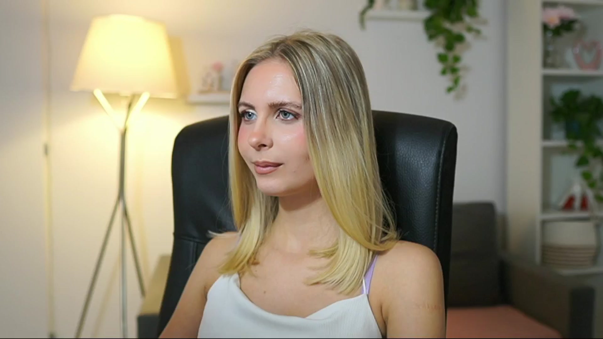Gallery image thumbnail from Catecrago_'s myfreecams stream on, 10/07/2025, 08:47 image 11 of 20