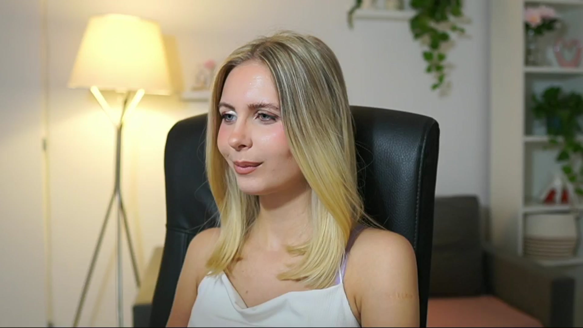 Gallery image thumbnail from Catecrago_'s myfreecams stream on, 10/07/2025, 08:47 image 8 of 20