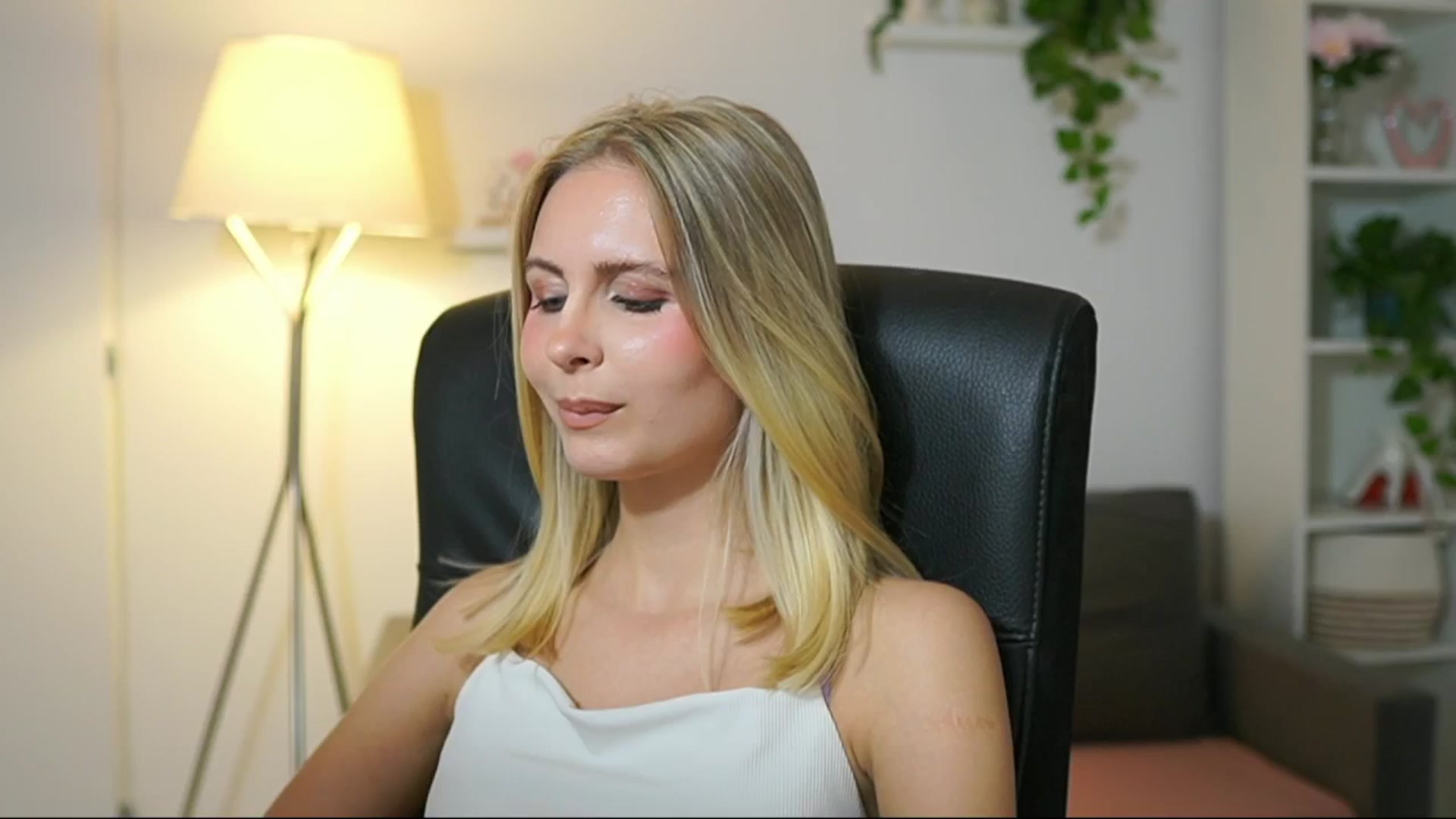 Gallery image thumbnail from Catecrago_'s myfreecams stream on, 10/07/2025, 12:54 image 10 of 20