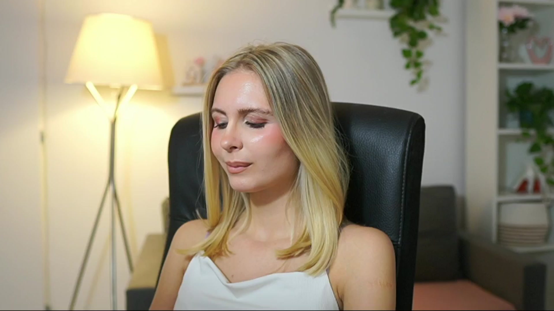Gallery image thumbnail from Catecrago_'s myfreecams stream on, 10/07/2025, 12:54 image 14 of 20