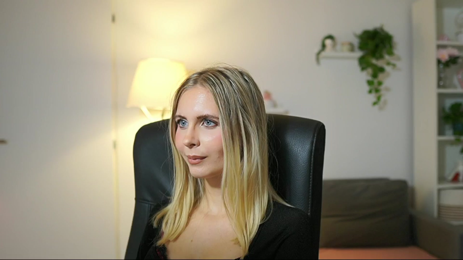 Gallery image thumbnail from Catecrago_'s myfreecams stream on, 10/10/2025, 11:50 image 7 of 20