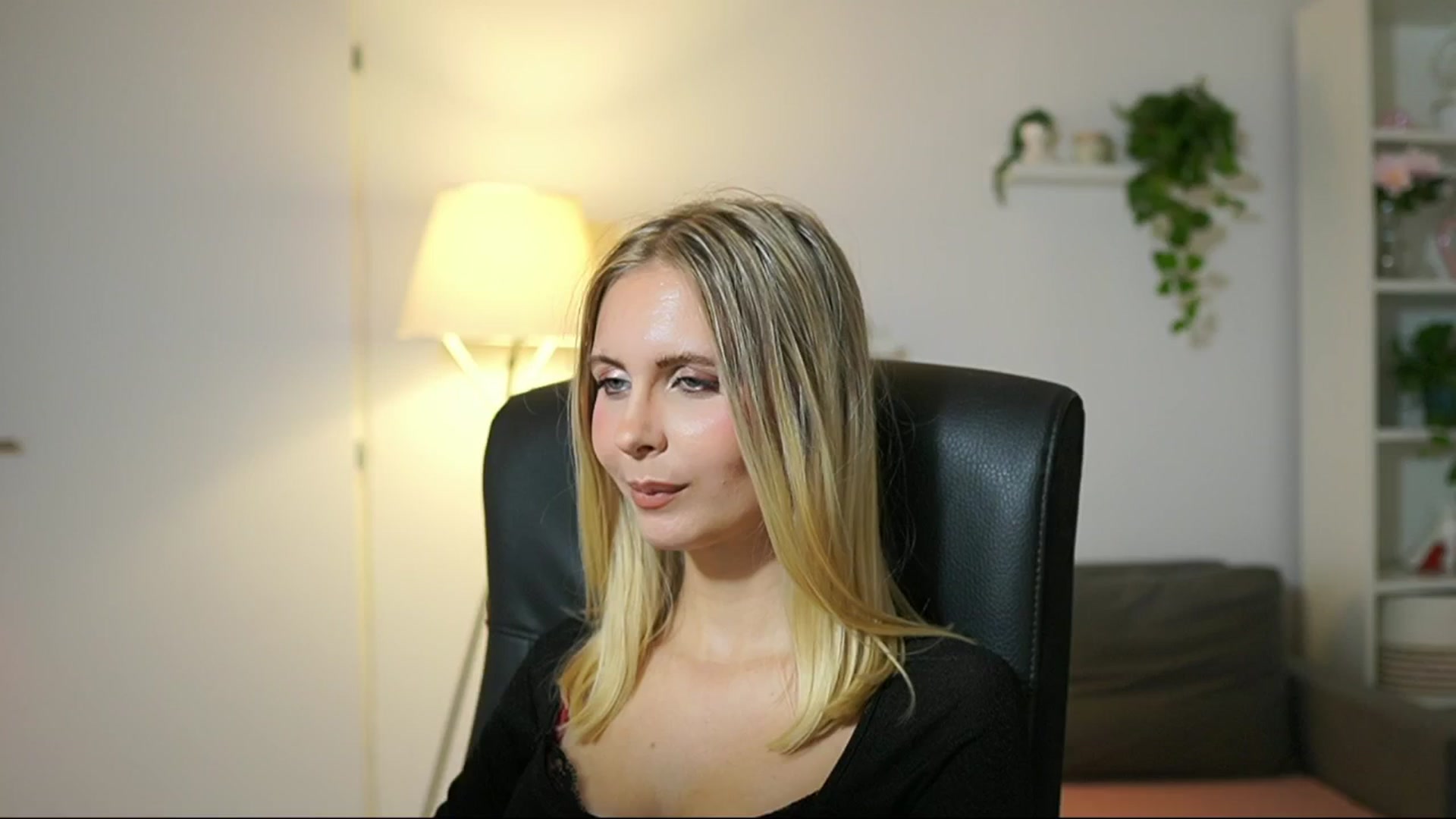 Gallery image thumbnail from Catecrago_'s myfreecams stream on, 10/10/2025, 11:50 image 20 of 20
