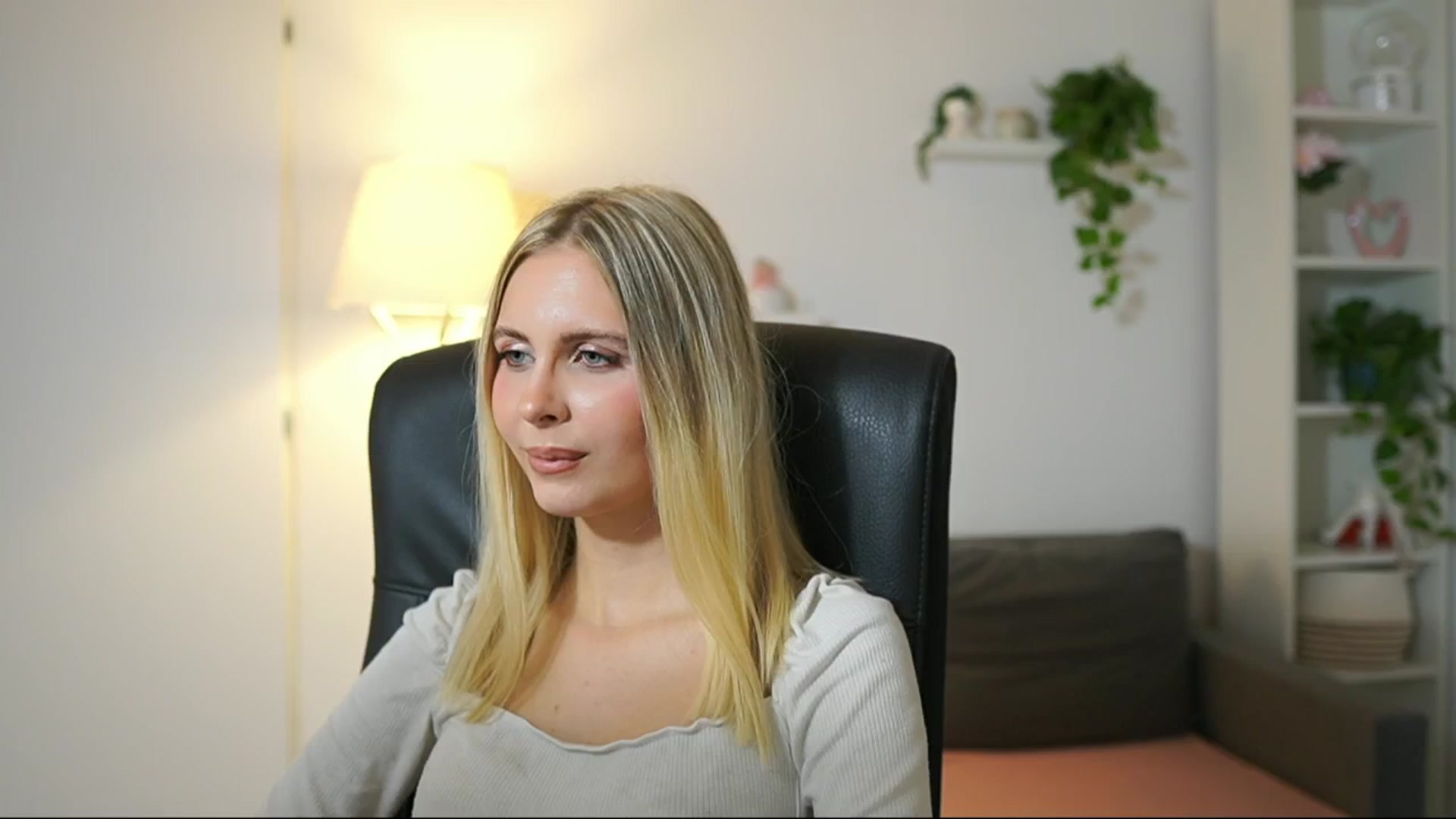 Gallery image thumbnail from Catecrago_'s myfreecams stream on, 10/14/2025, 10:58 image 1 of 20