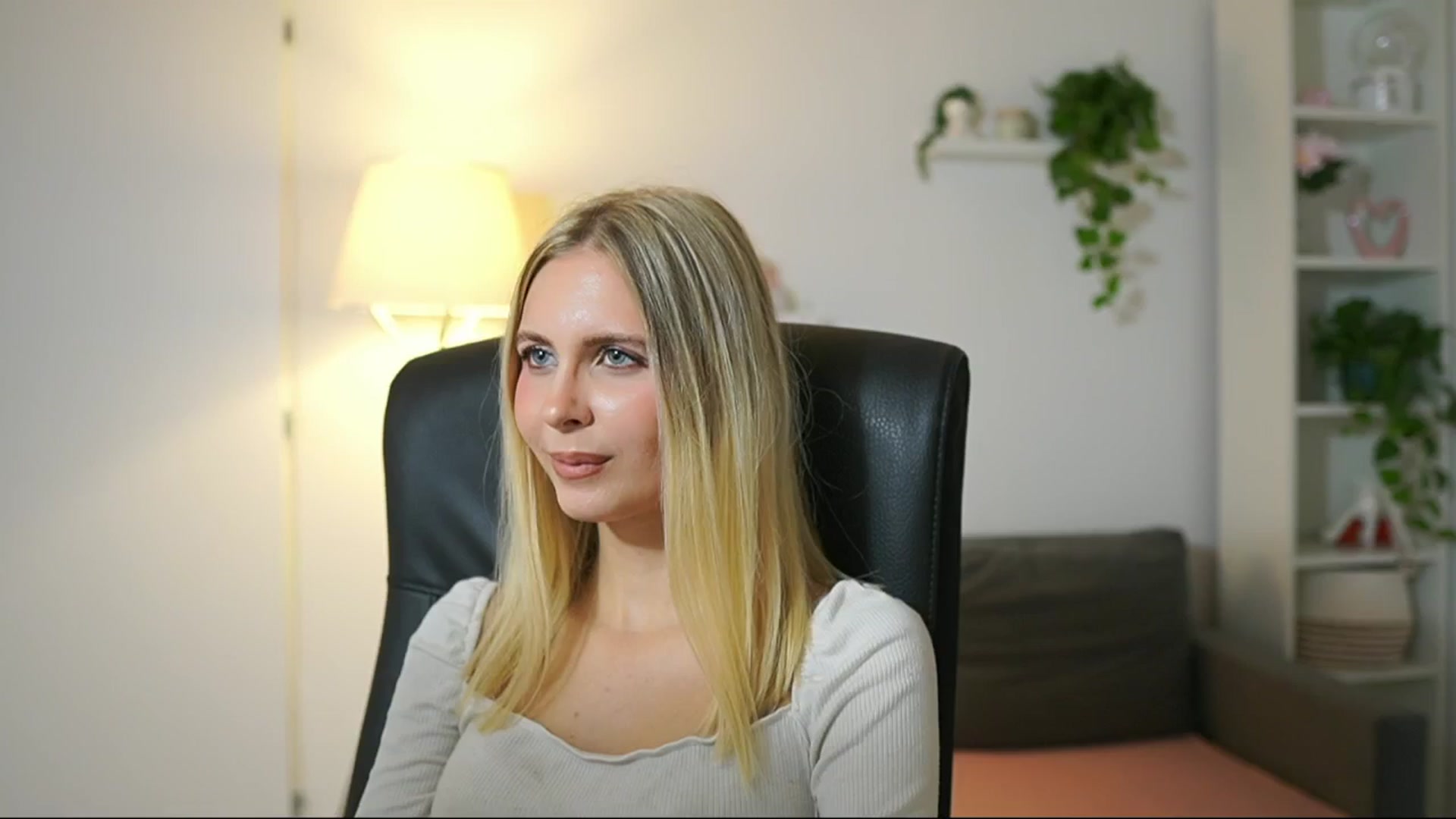 Gallery image thumbnail from Catecrago_'s myfreecams stream on, 10/14/2025, 10:58 image 18 of 20