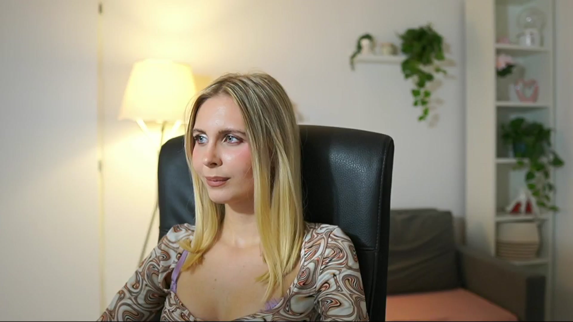 Gallery image thumbnail from Catecrago_'s myfreecams stream on, 10/15/2025, 17:52 image 14 of 20