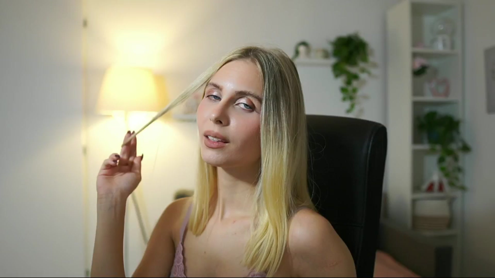 Gallery image thumbnail from Catecrago_'s myfreecams stream on, 10/27/2025, 17:38 image 19 of 20