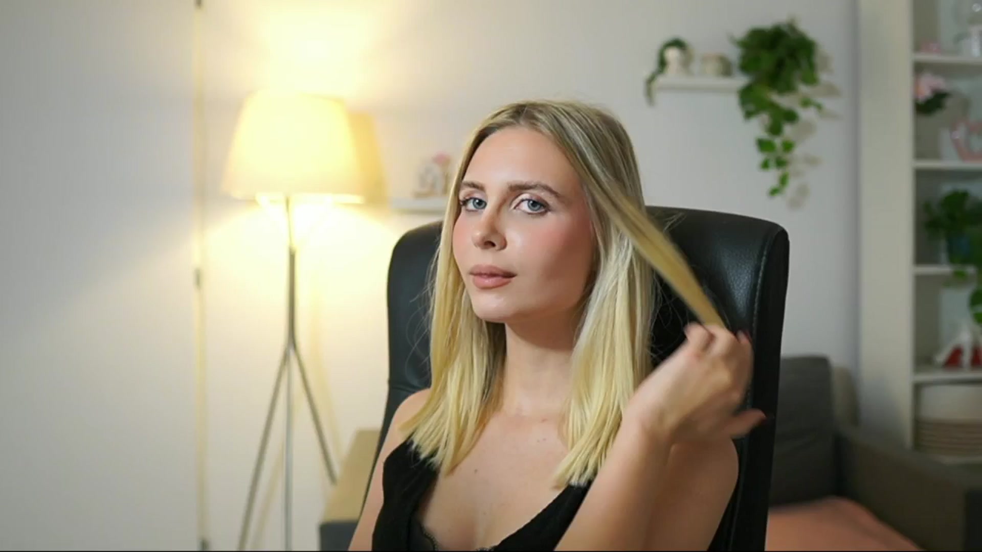 Gallery image thumbnail from Catecrago_'s myfreecams stream on, 10/28/2025, 13:54 image 4 of 20