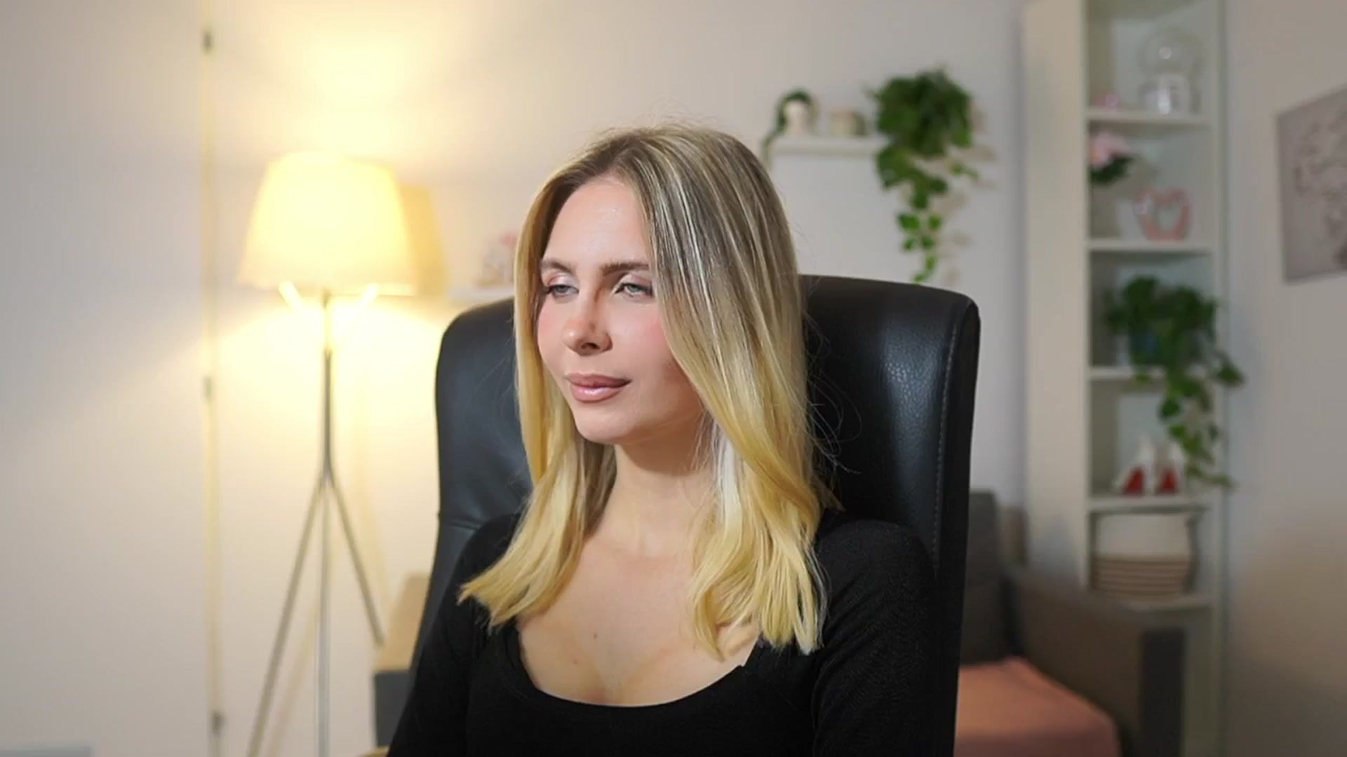 Gallery image thumbnail from Catecrago_'s myfreecams stream on, 11/05/2025, 11:47 image 7 of 20