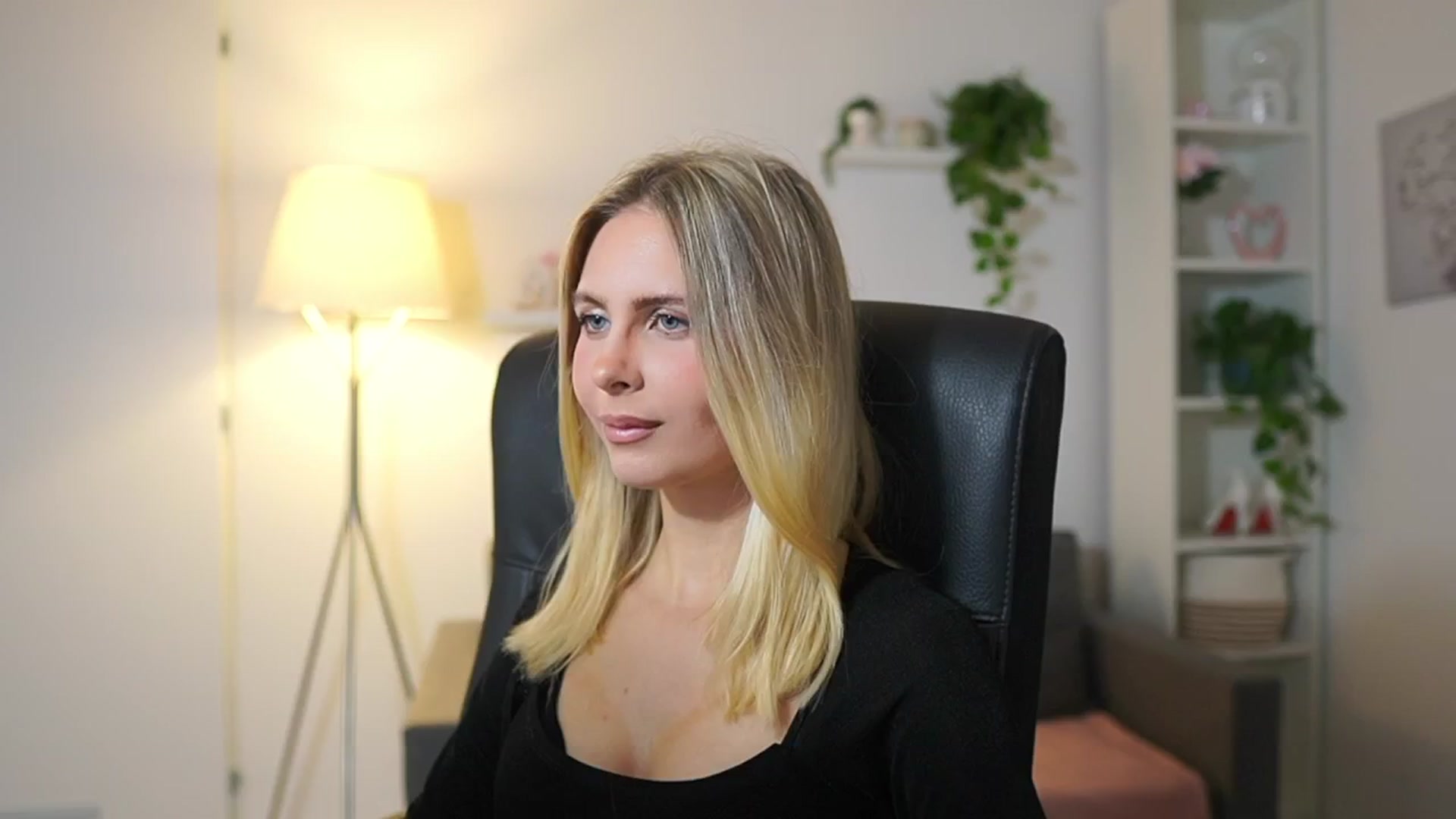 Gallery image thumbnail from Catecrago_'s myfreecams stream on, 11/05/2025, 11:47 image 4 of 20