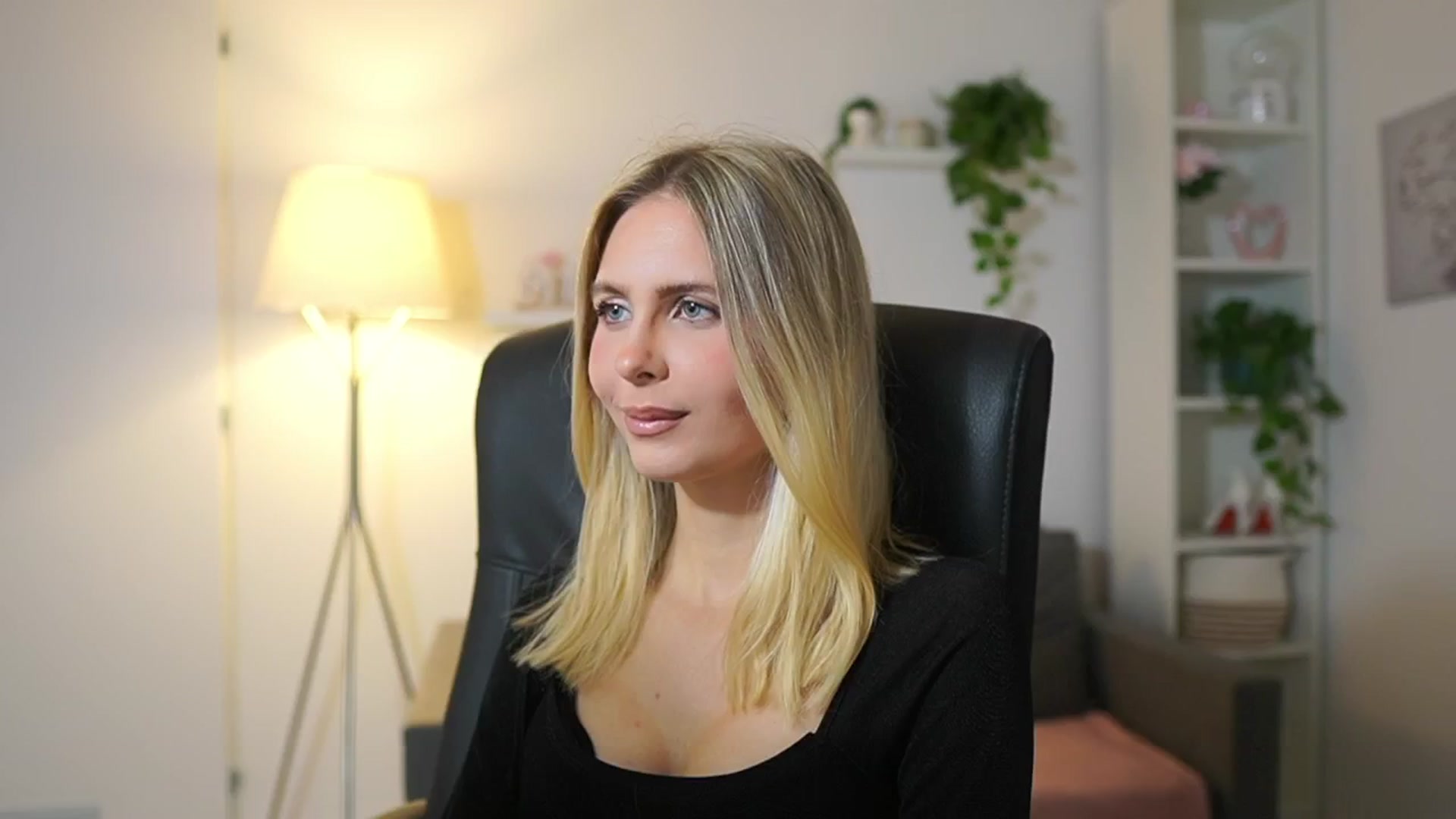 Gallery image thumbnail from Catecrago_'s myfreecams stream on, 11/05/2025, 11:47 image 3 of 20