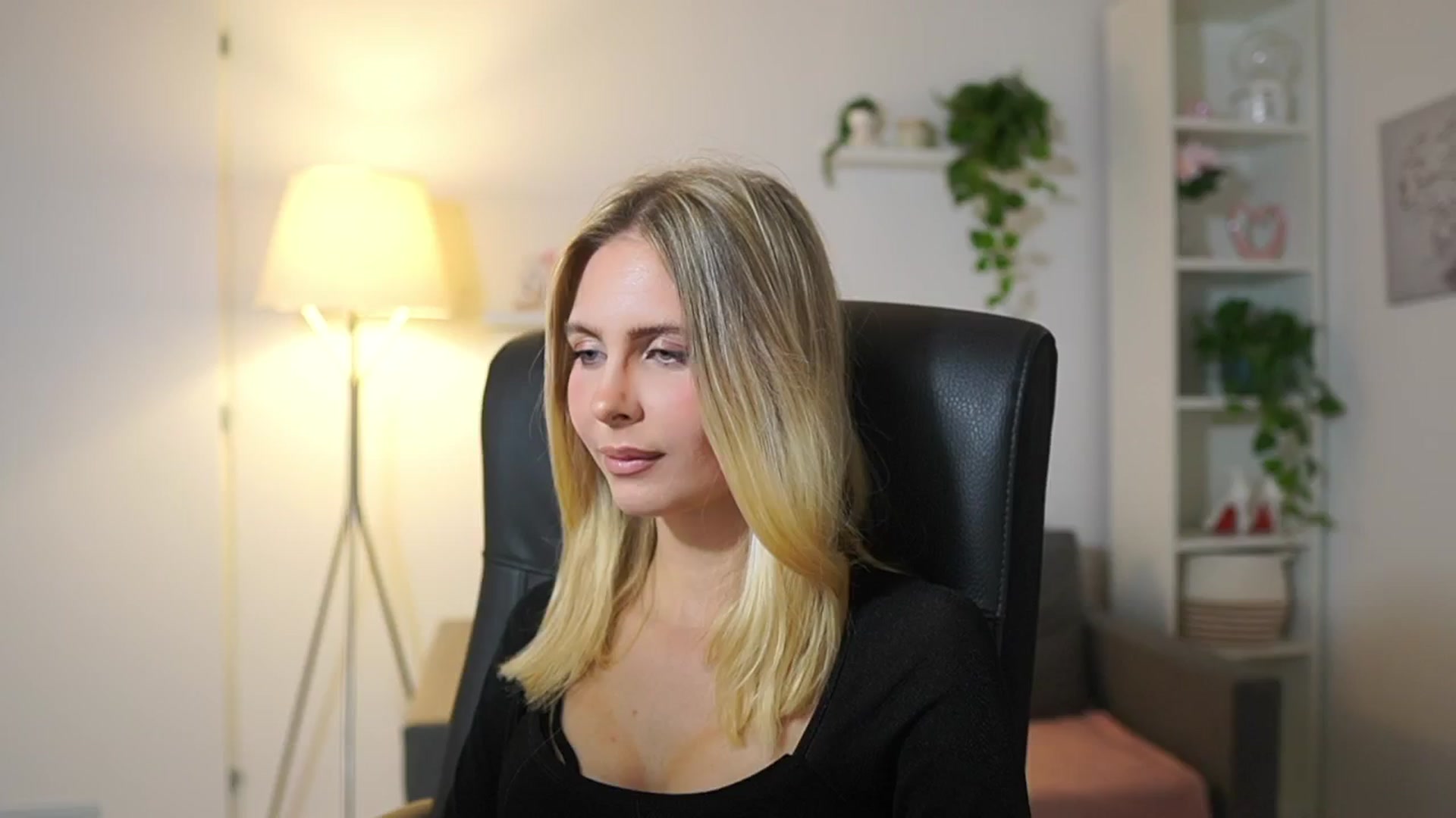 Gallery image thumbnail from Catecrago_'s myfreecams stream on, 11/05/2025, 11:47 image 5 of 20