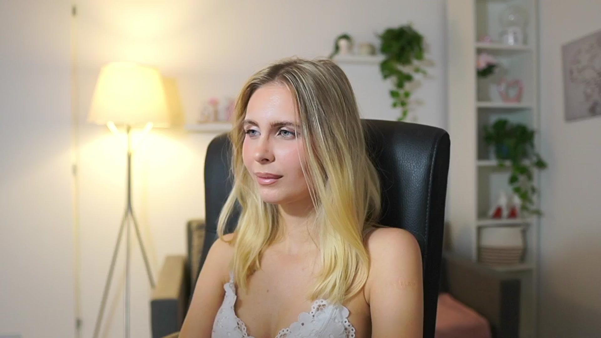 Gallery image thumbnail from Catecrago_'s myfreecams stream on, 11/06/2025, 13:29 image 3 of 20