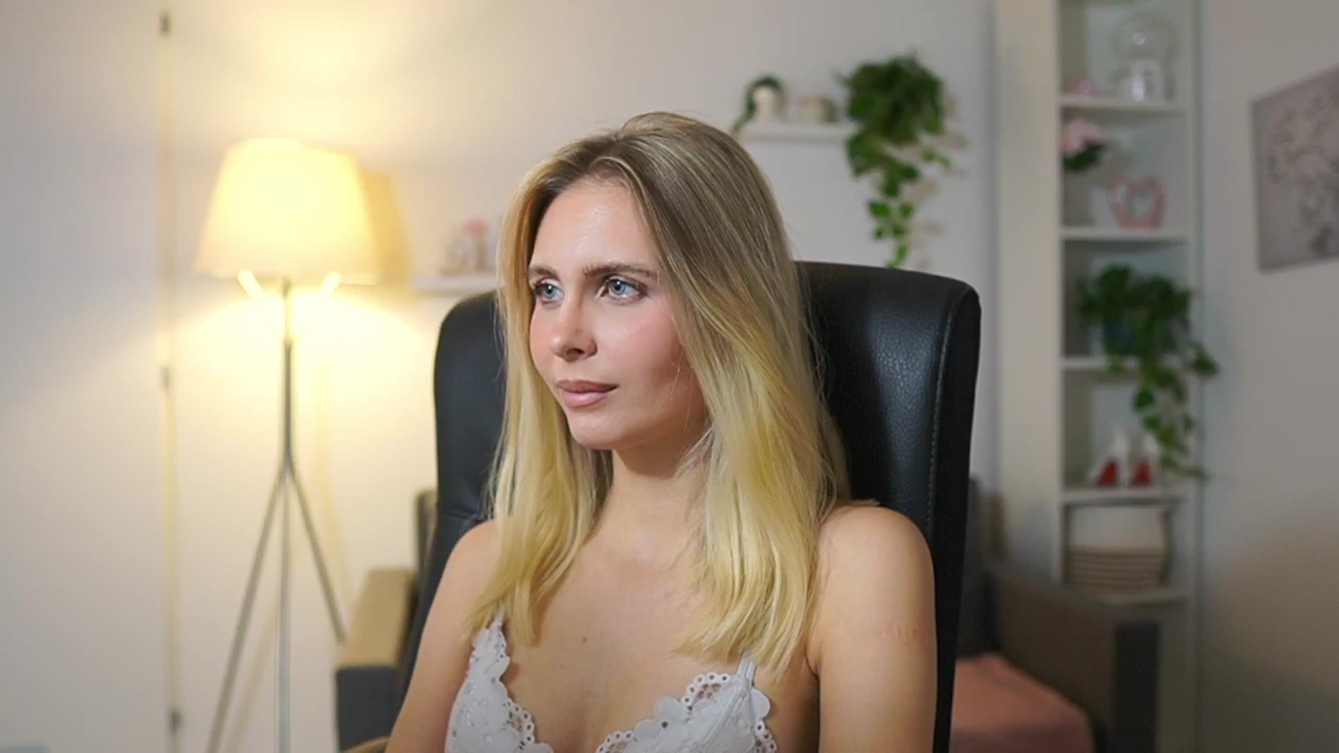 Gallery image thumbnail from Catecrago_'s myfreecams stream on, 11/06/2025, 13:29 image 15 of 20