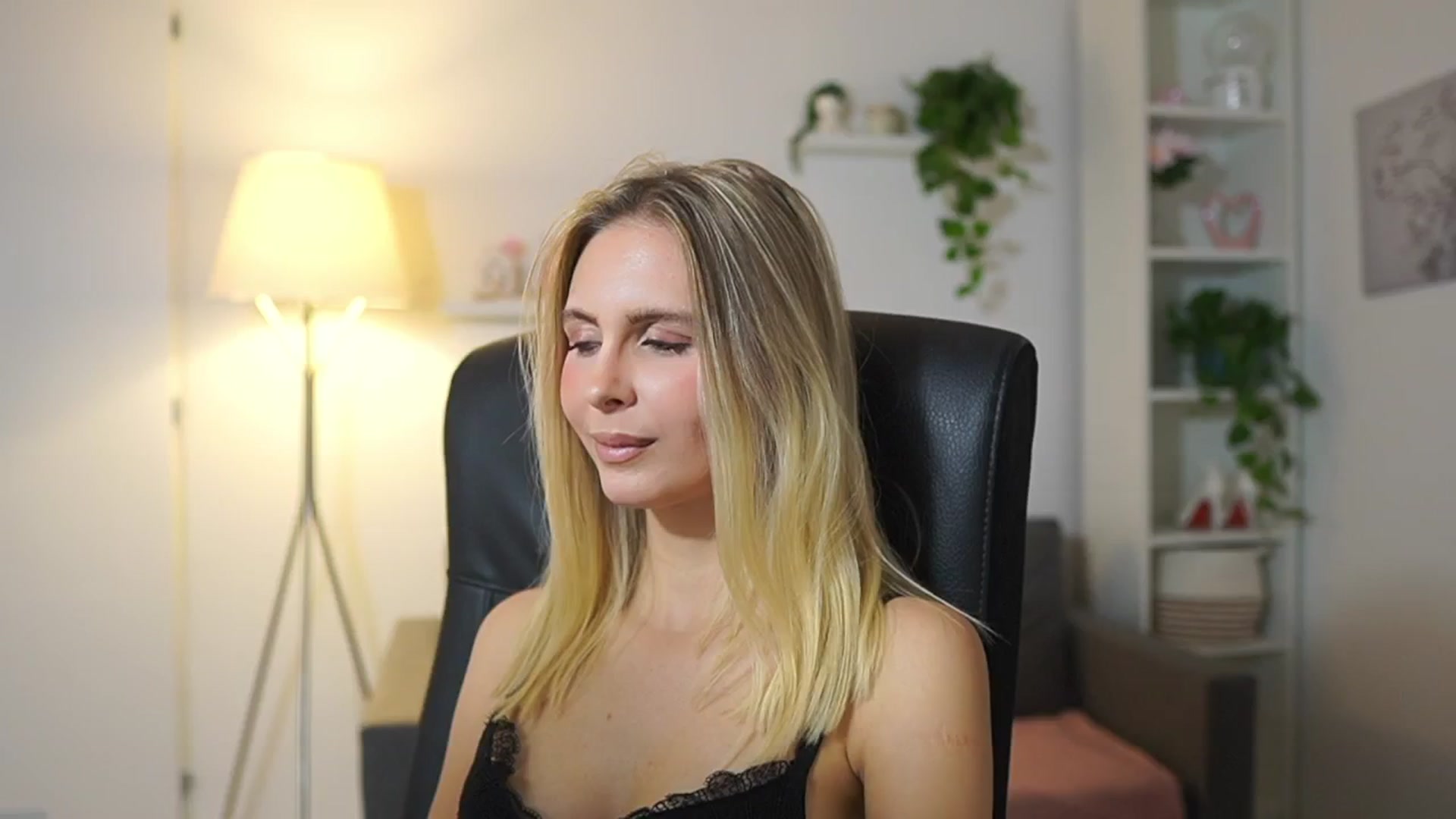 Gallery image thumbnail from Catecrago_'s myfreecams stream on, 11/07/2025, 13:41 image 10 of 20