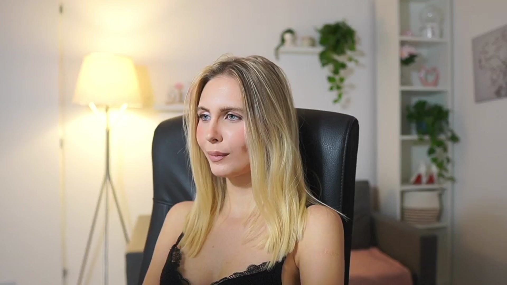 Gallery image thumbnail from Catecrago_'s myfreecams stream on, 11/07/2025, 13:41 image 11 of 20